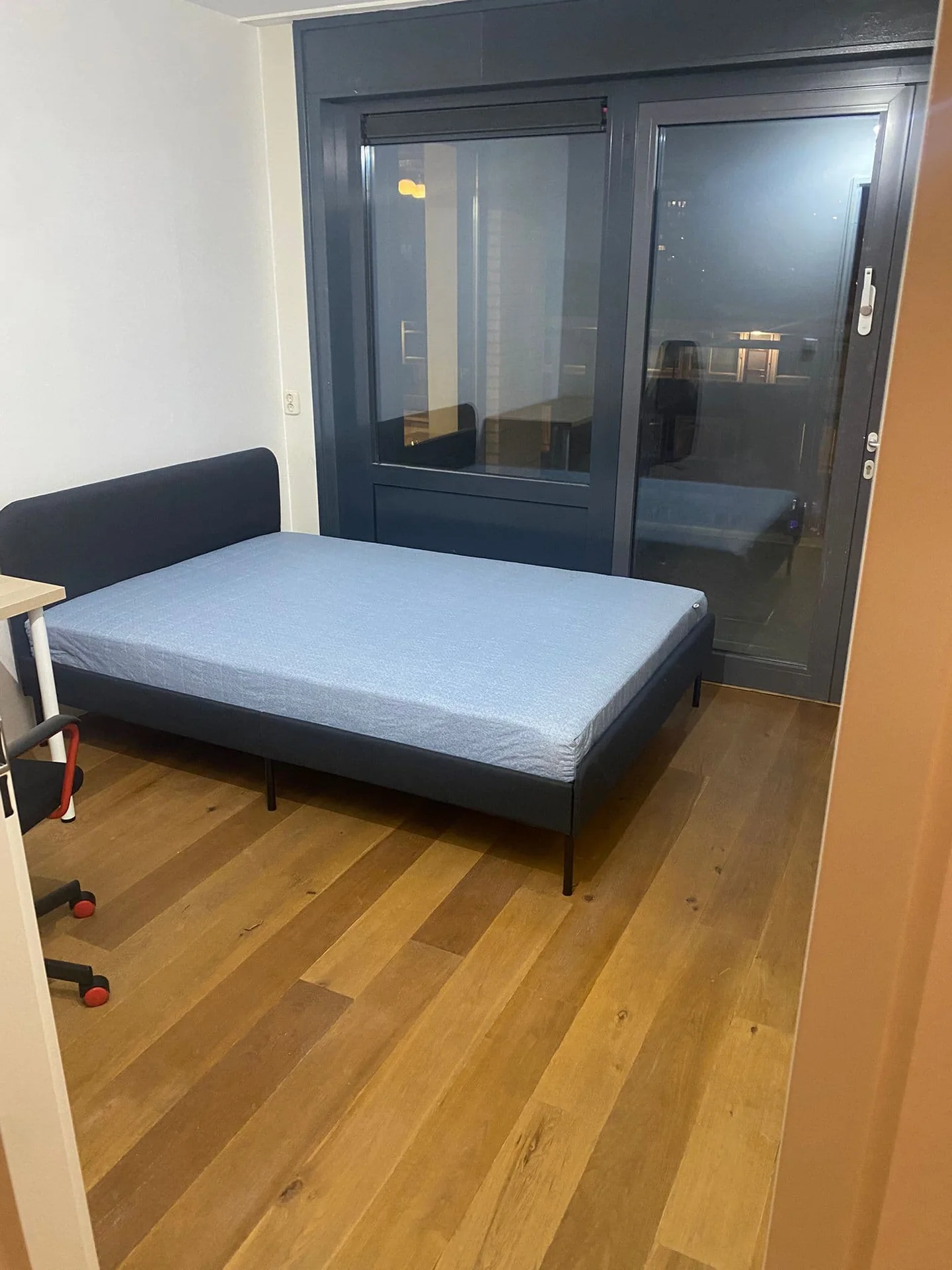 Foto van de Kamer gelegen aan de Dr H. Colijnlaan in Rijswijk