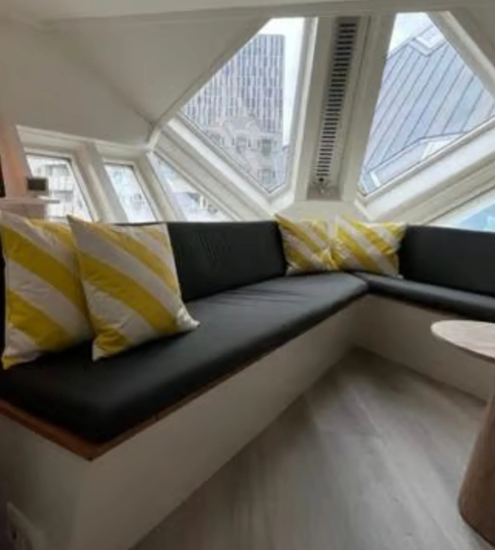 Foto van de Kamer gelegen aan de Overblaak in Rotterdam