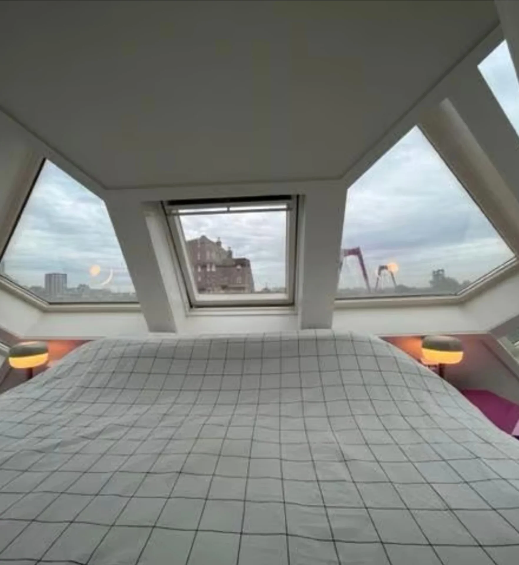 Foto van de Kamer gelegen aan de Overblaak in Rotterdam