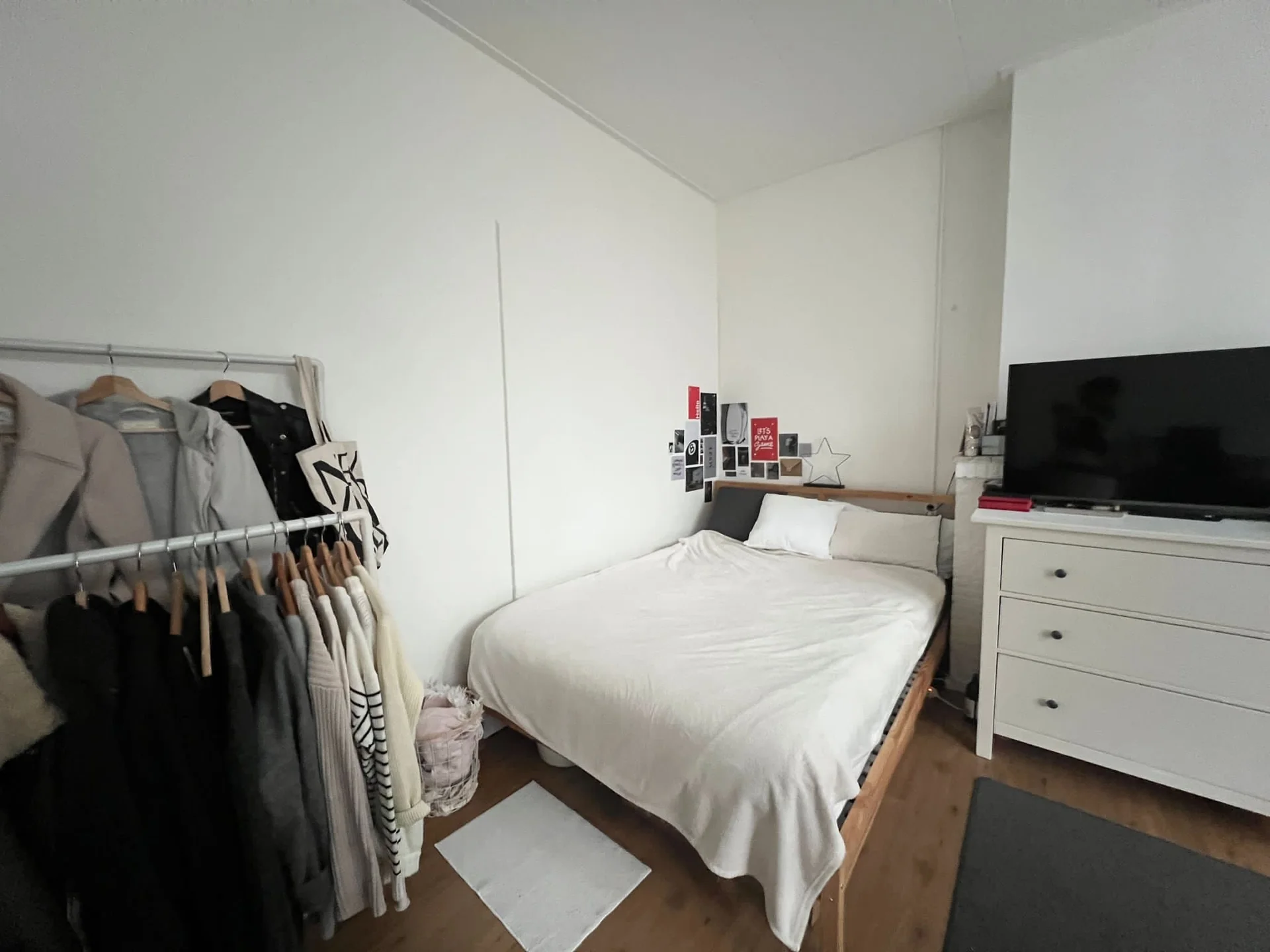 Foto van de Kamer gelegen aan de Pieter de Swartstraat in Leeuwarden
