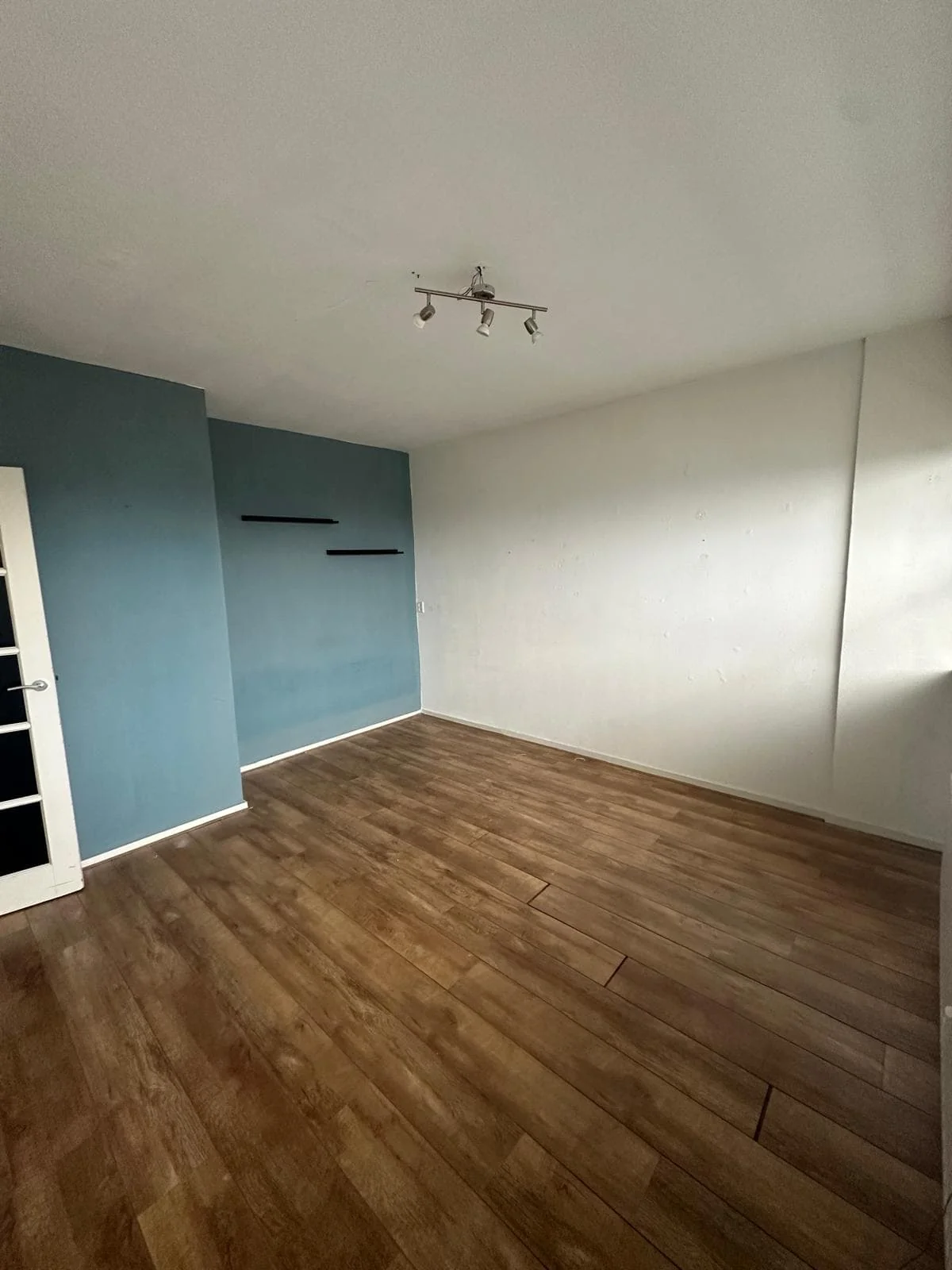 Foto van de Kamer gelegen aan de Burgemeester Hogguerstraat in Amsterdam