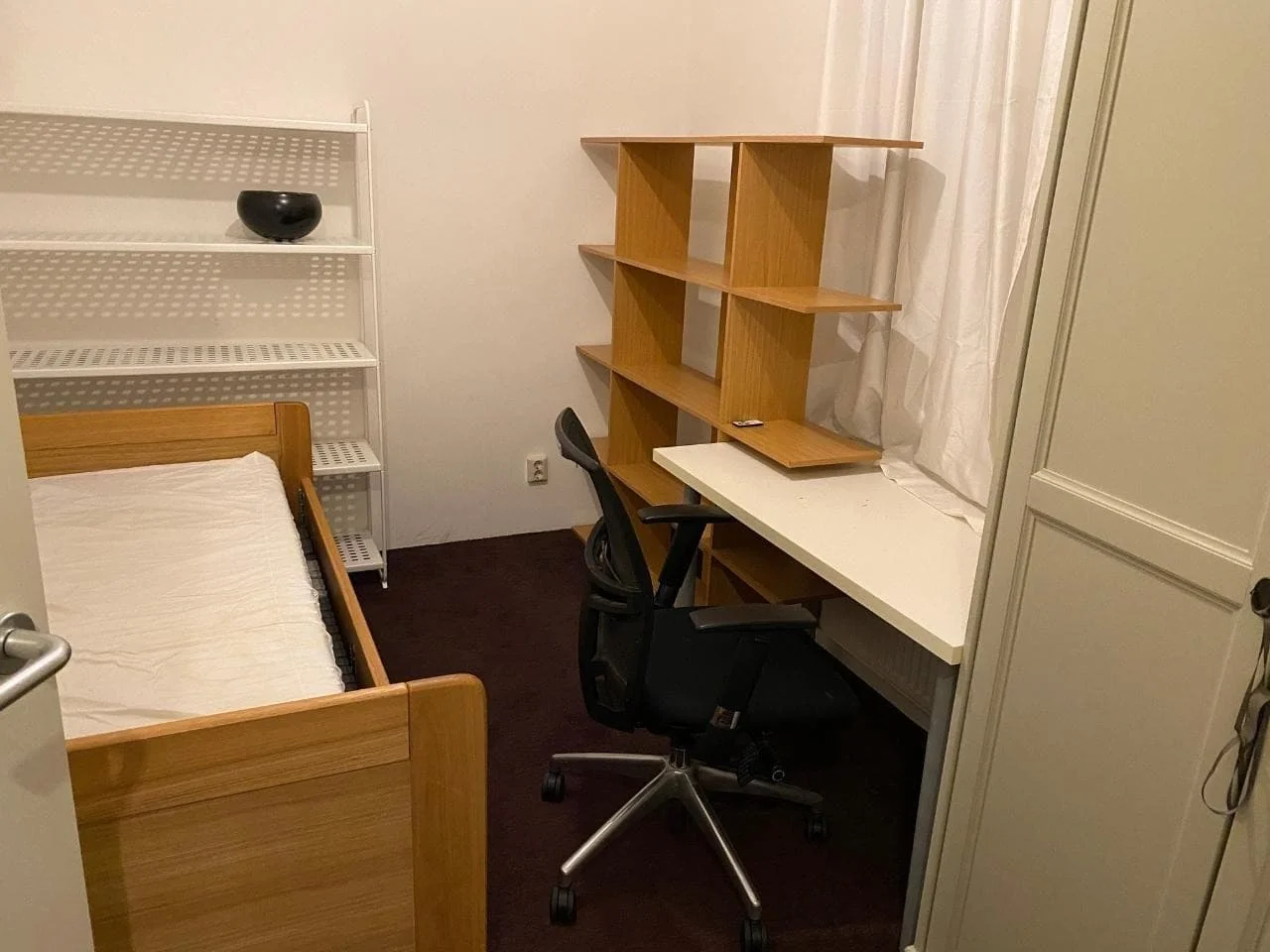 Foto van de Kamer gelegen aan de Vignolahof in Rotterdam