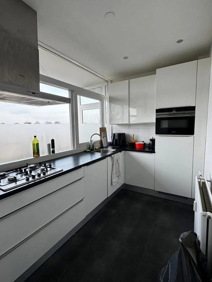 geblurde versie van de foto als achtergrond