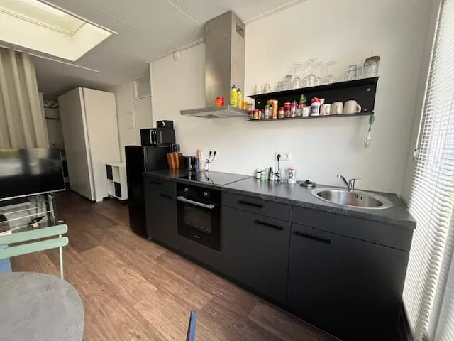 geblurde versie van de foto als achtergrond