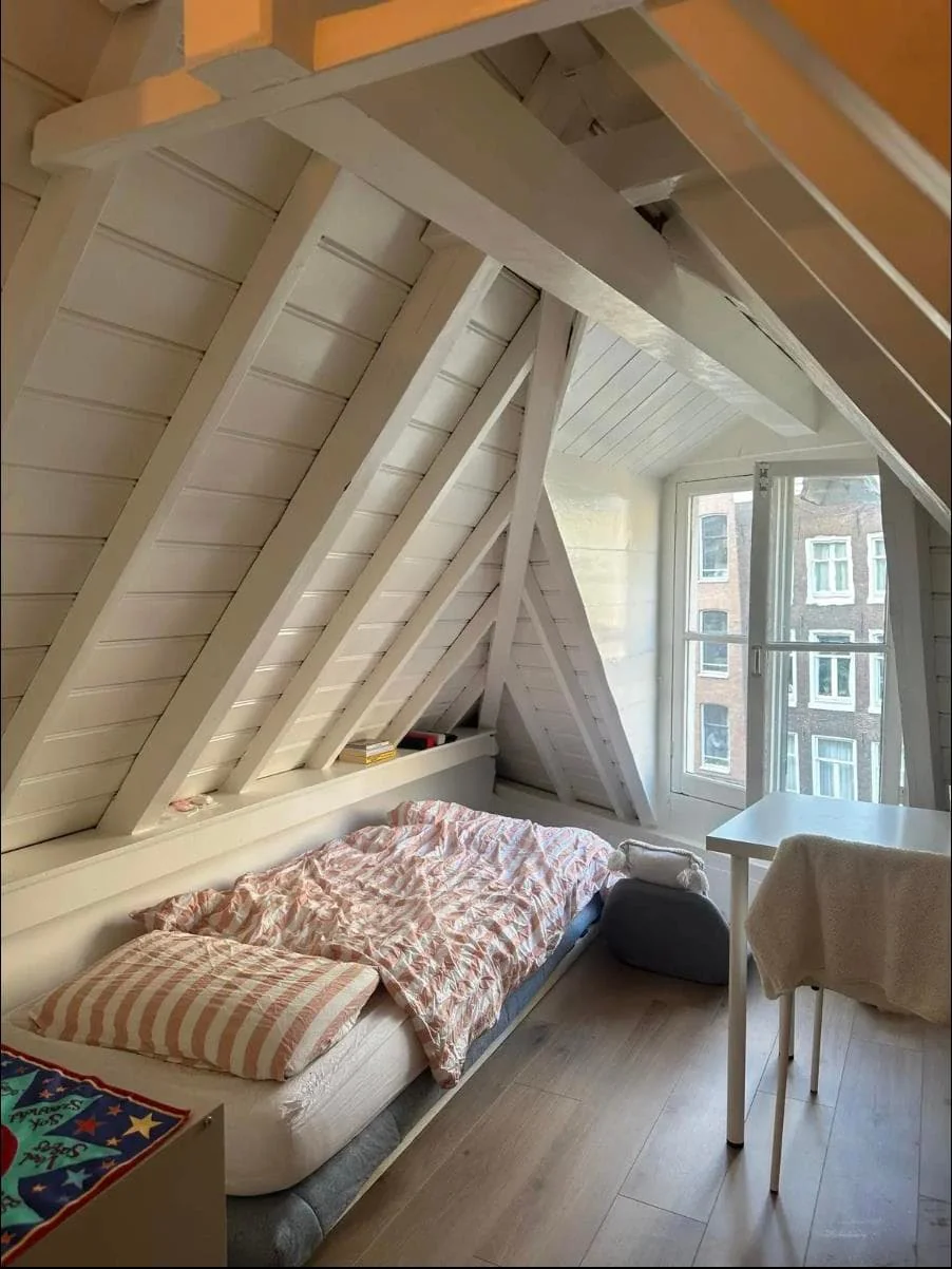 Foto van de Kamer gelegen aan de Korte Kolksteeg in Amsterdam