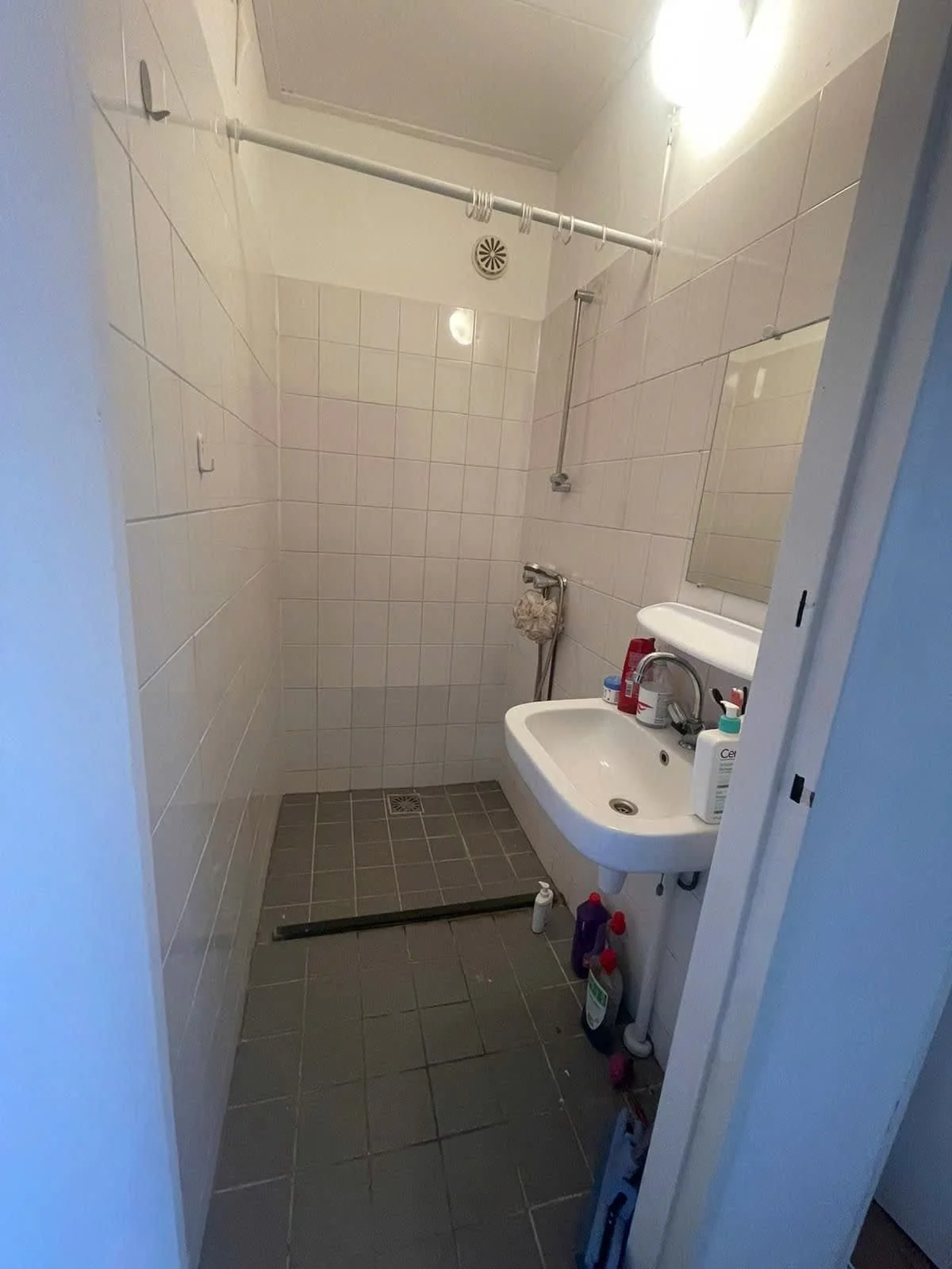 Foto van de Kamer gelegen aan de Mariniersweg in Rotterdam