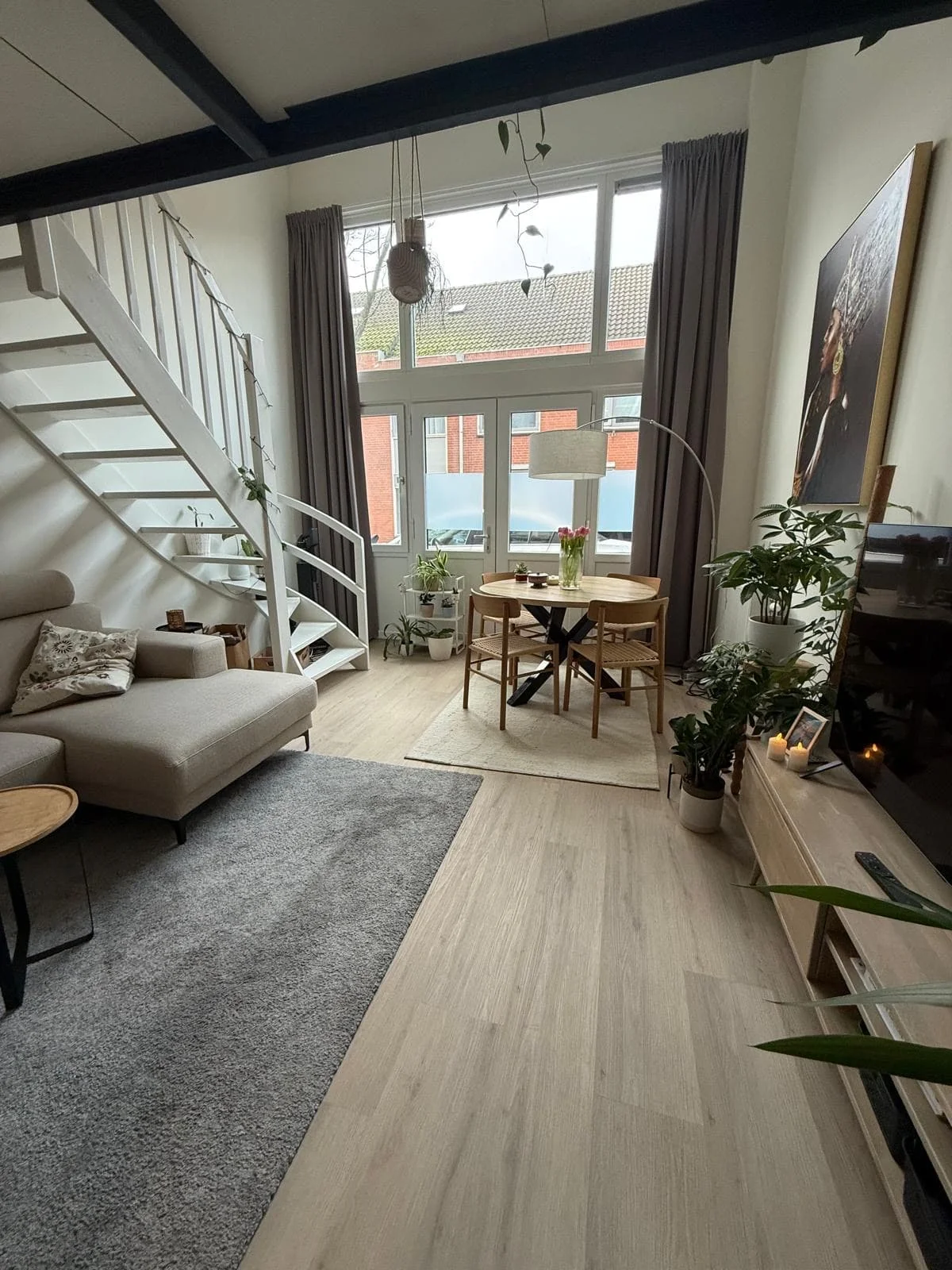 geblurde versie van de foto als achtergrond