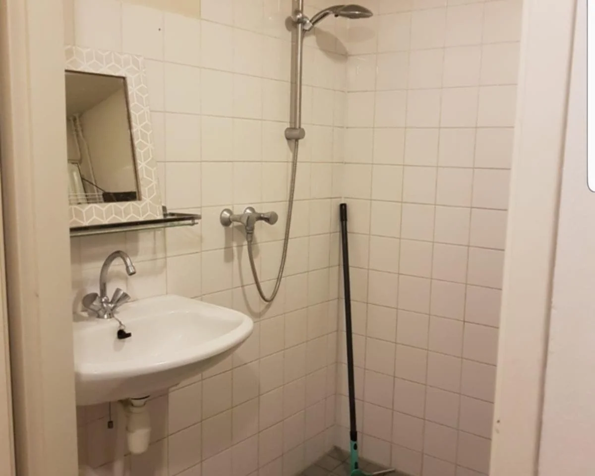 Foto van de Kamer gelegen aan de Wolbrantskerkweg in Amsterdam