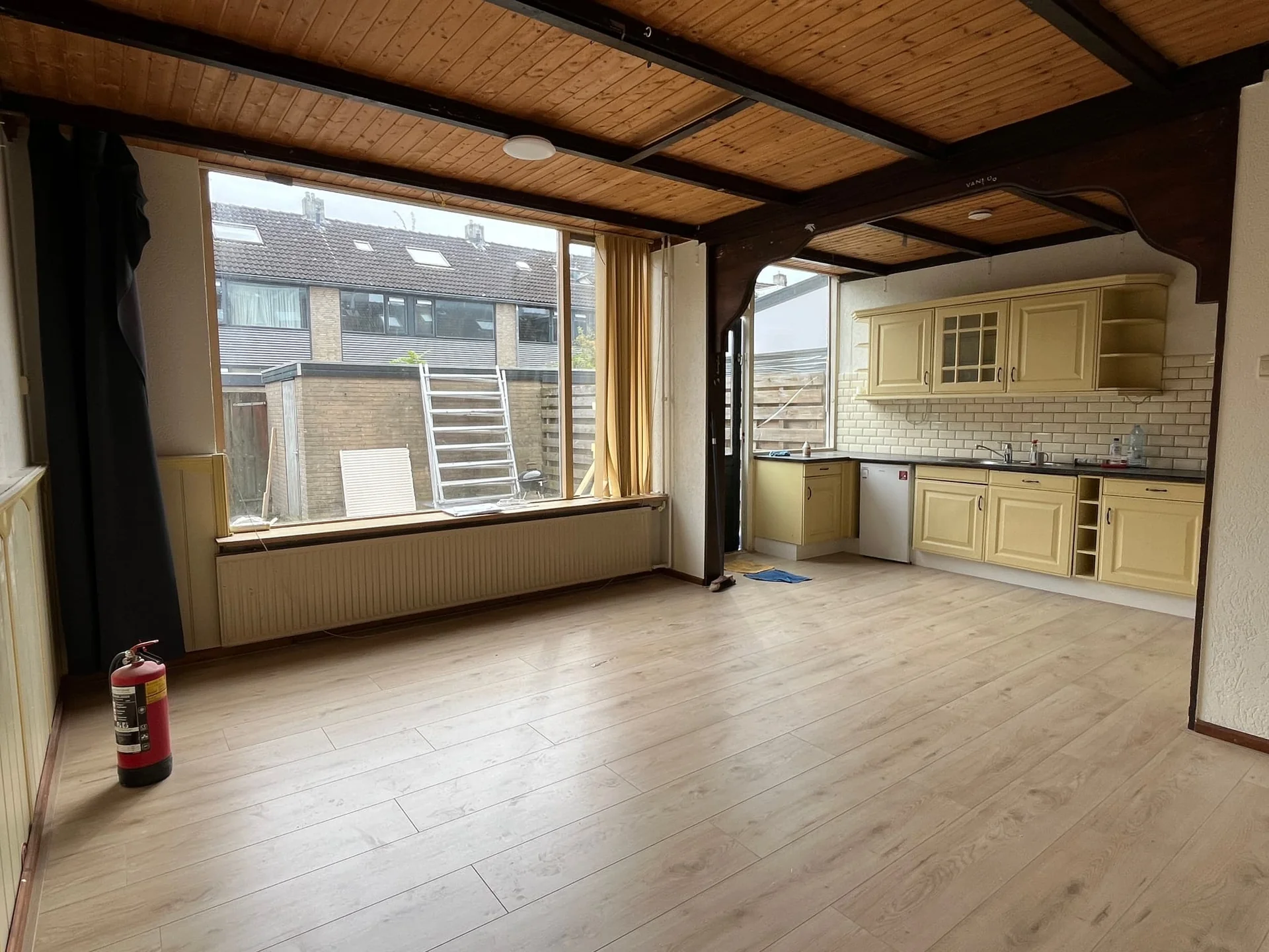 geblurde versie van de foto als achtergrond