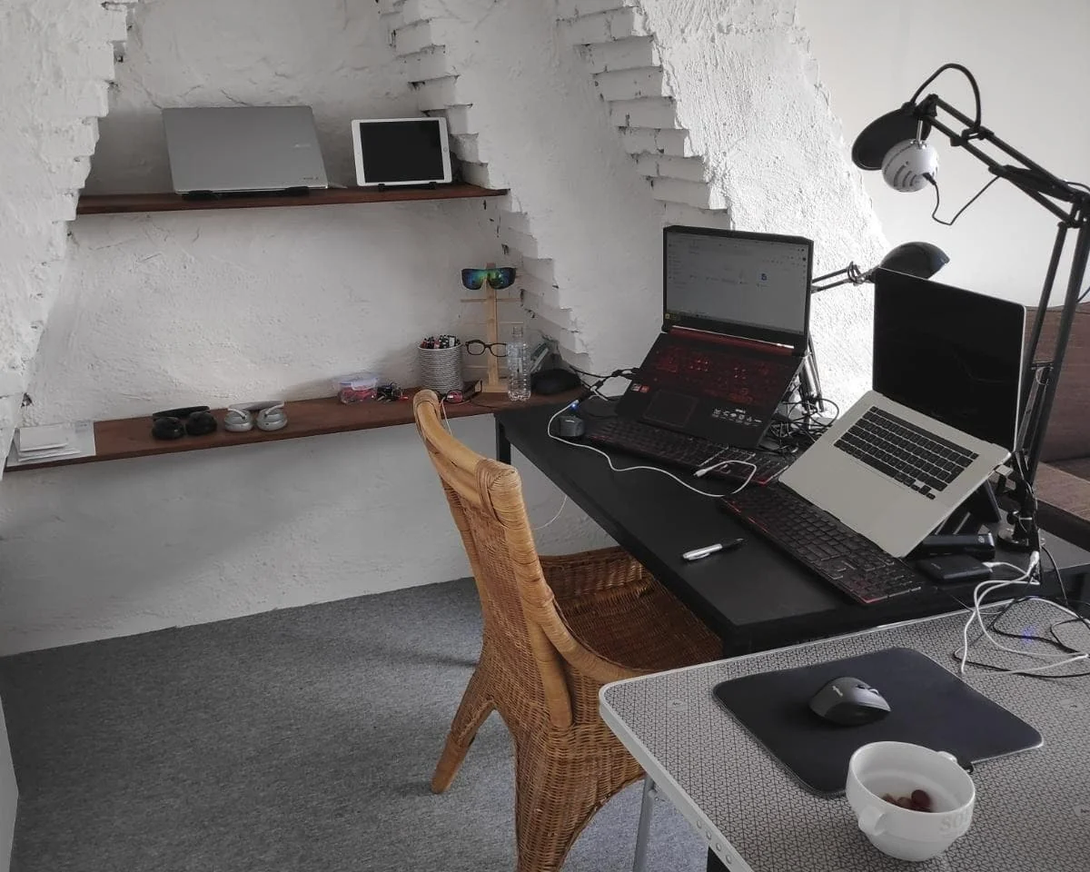 geblurde versie van de foto als achtergrond