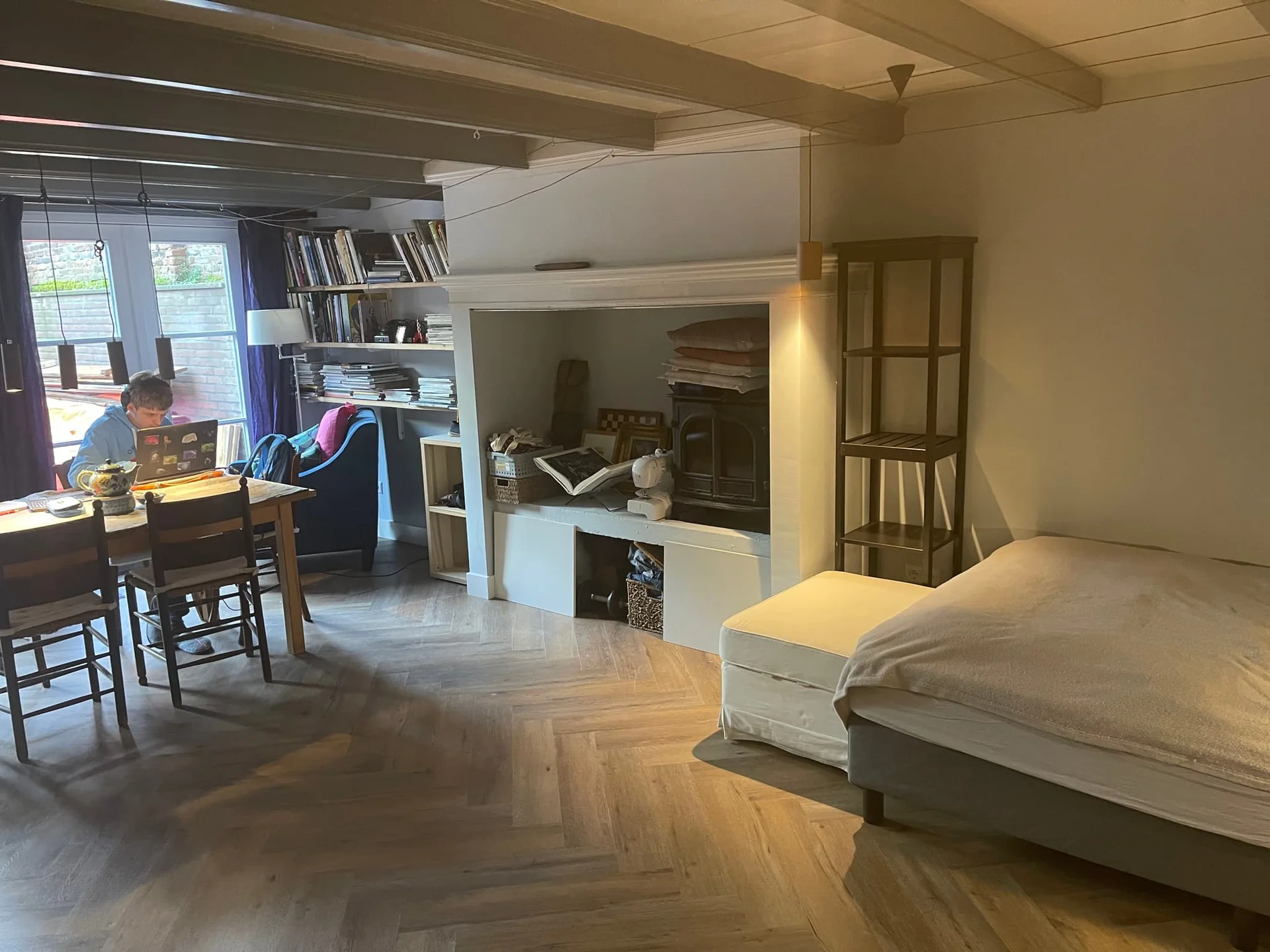 Foto van de Kamer gelegen aan de Nieuwe Schoolstraat in Den Haag