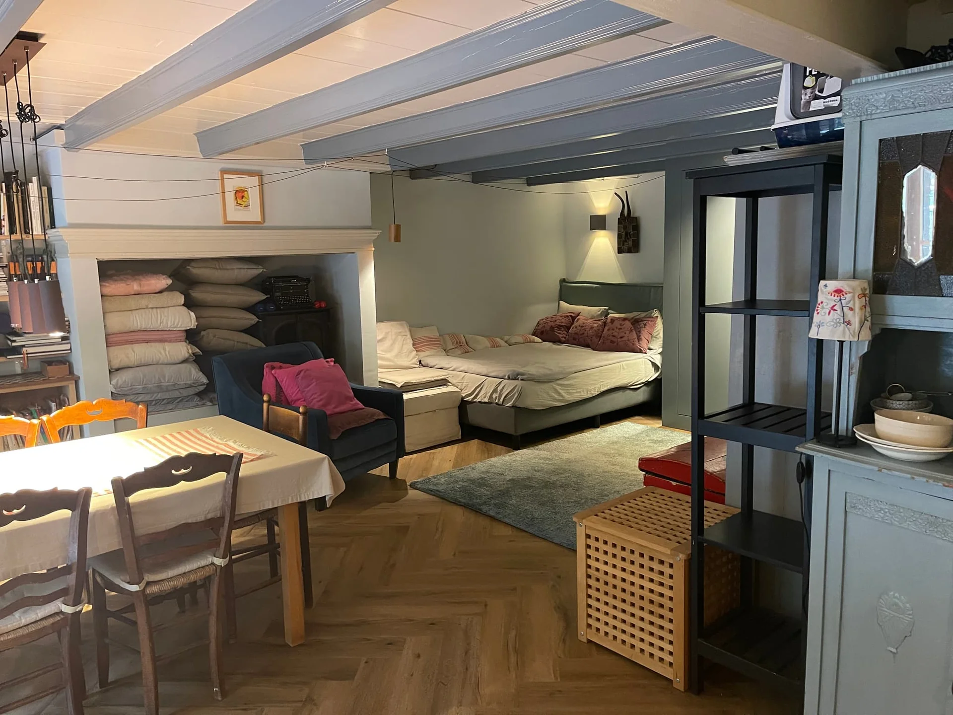 Foto van de Kamer gelegen aan de Nieuwe Schoolstraat in Den Haag