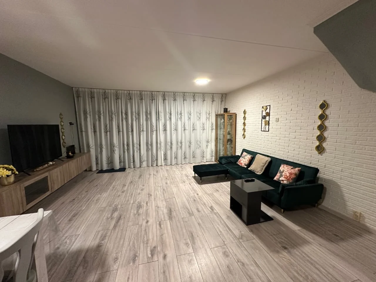 geblurde versie van de foto als achtergrond