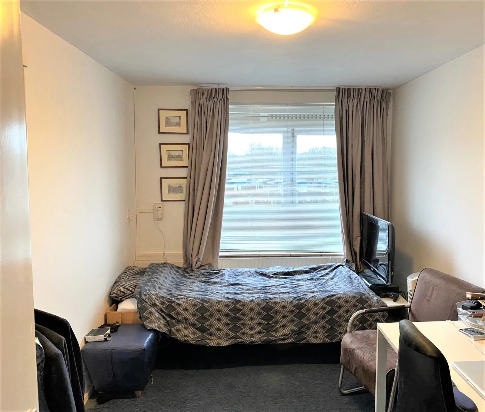 geblurde versie van de foto als achtergrond