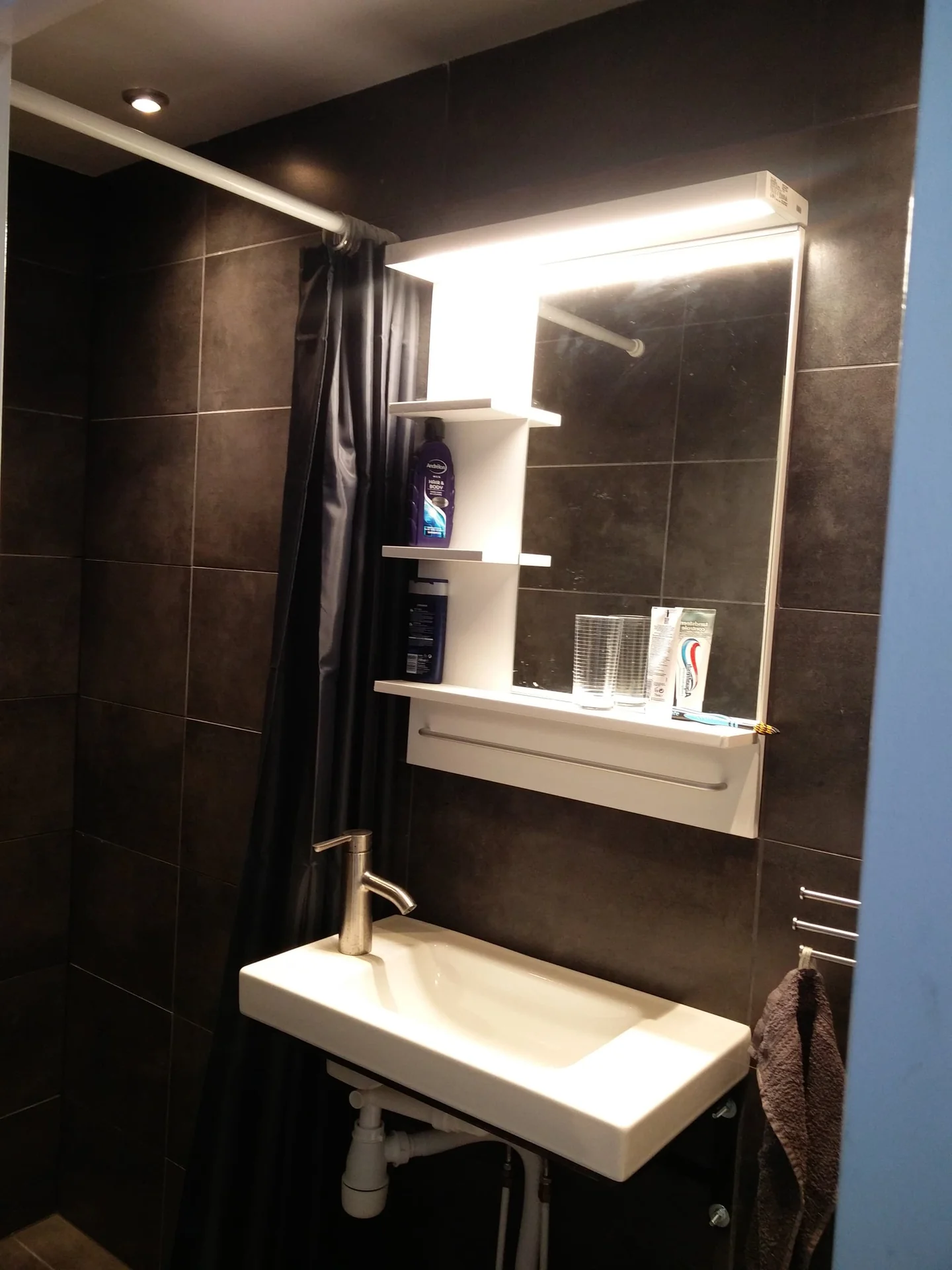 geblurde versie van de foto als achtergrond