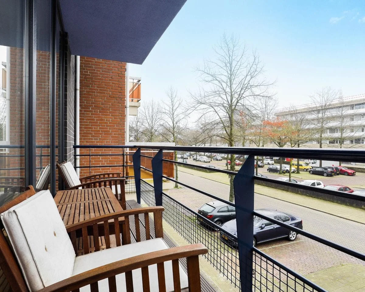 geblurde versie van de foto als achtergrond