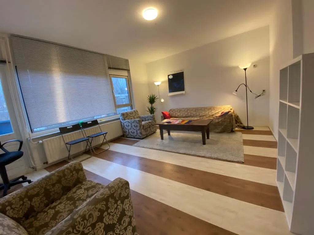 geblurde versie van de foto als achtergrond