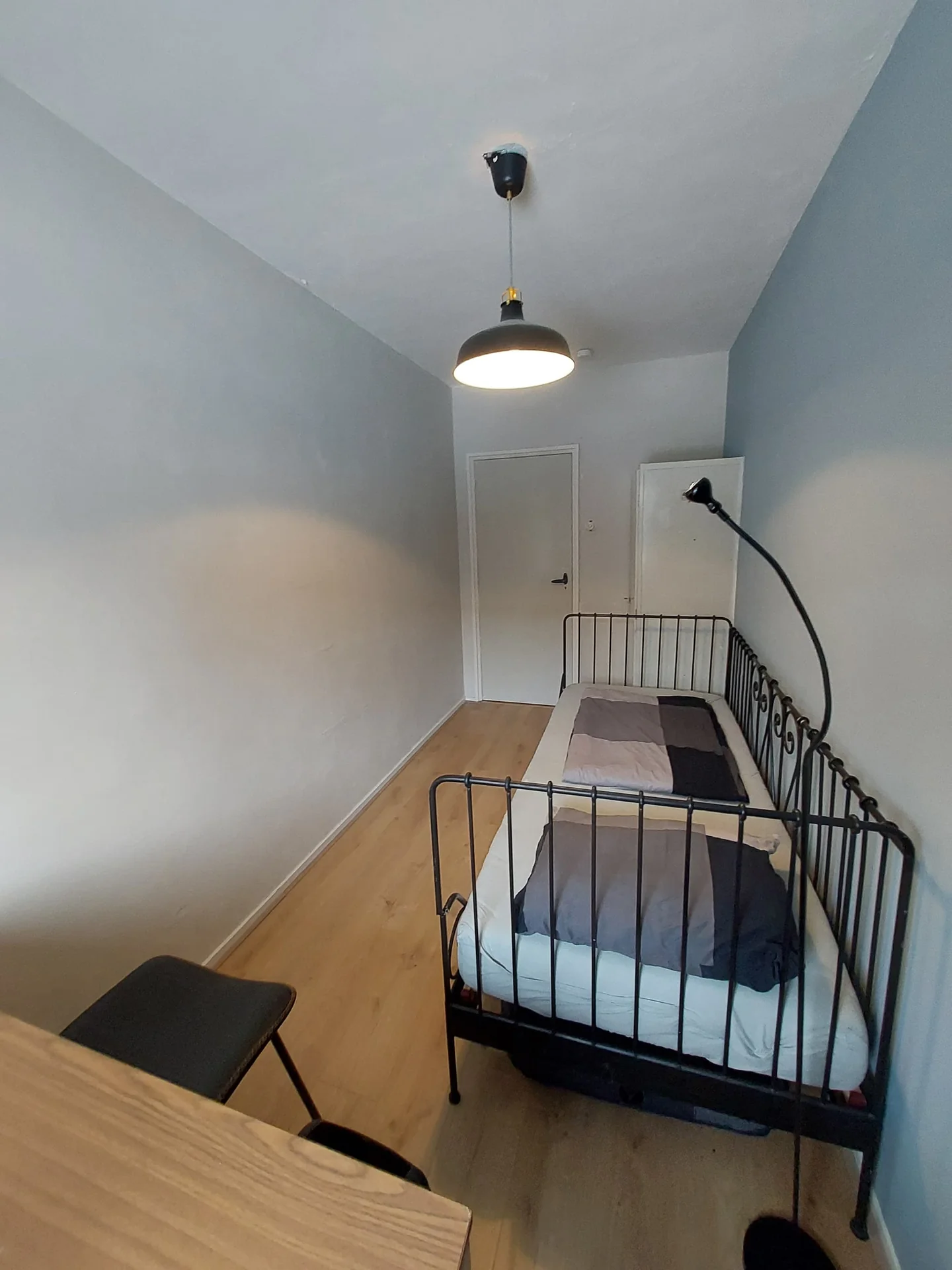 Foto van de Kamer gelegen aan de Van Lenneplaan in Groningen