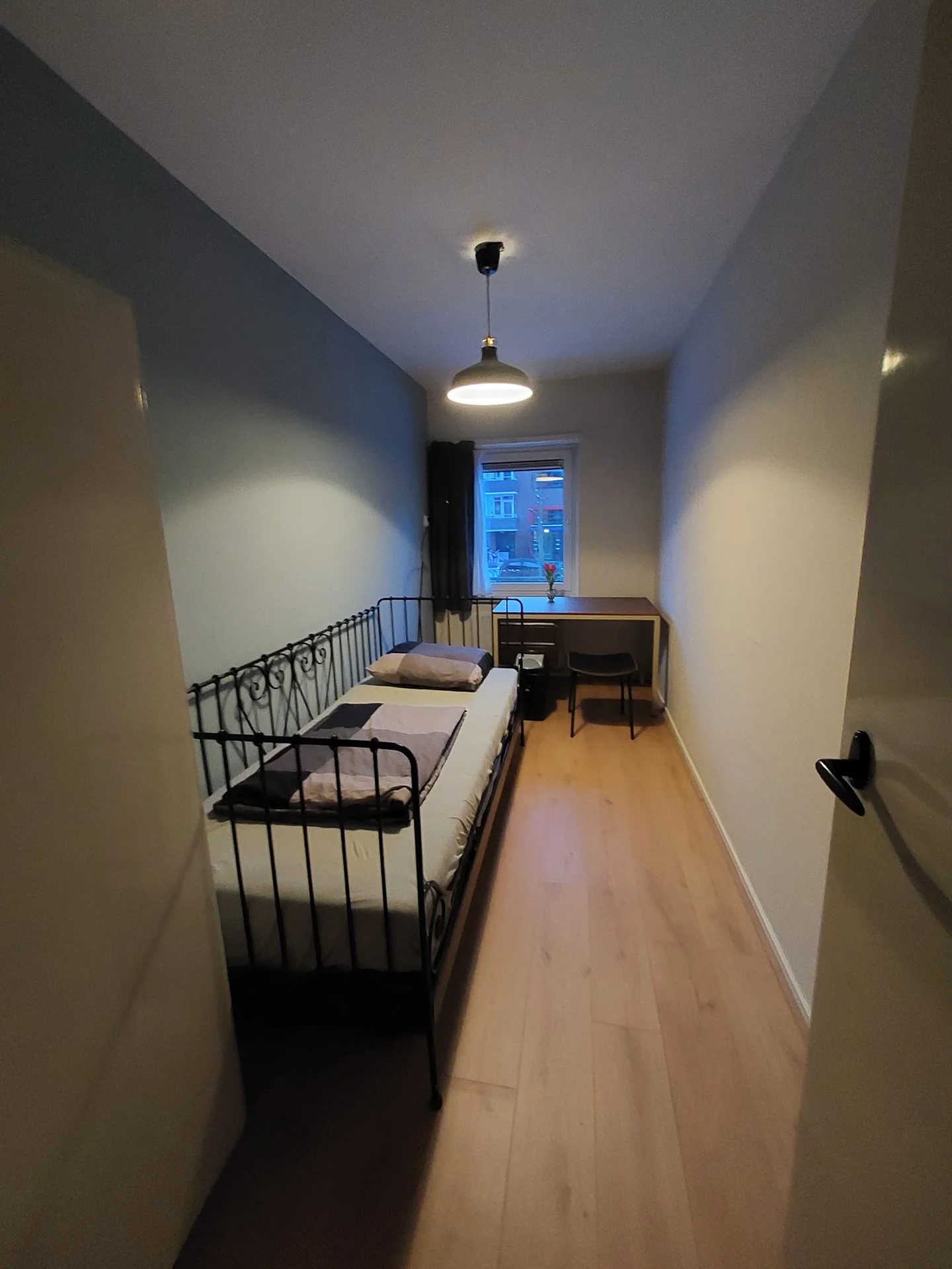 Foto van de Kamer gelegen aan de Van Lenneplaan in Groningen