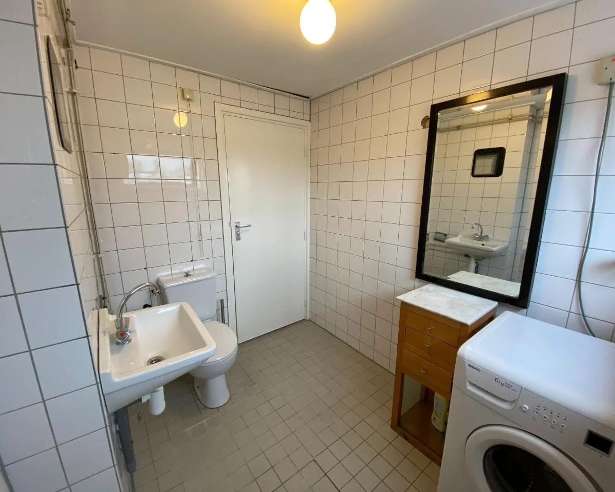 Foto van de Studio gelegen aan de Mathenesserweg in Rotterdam