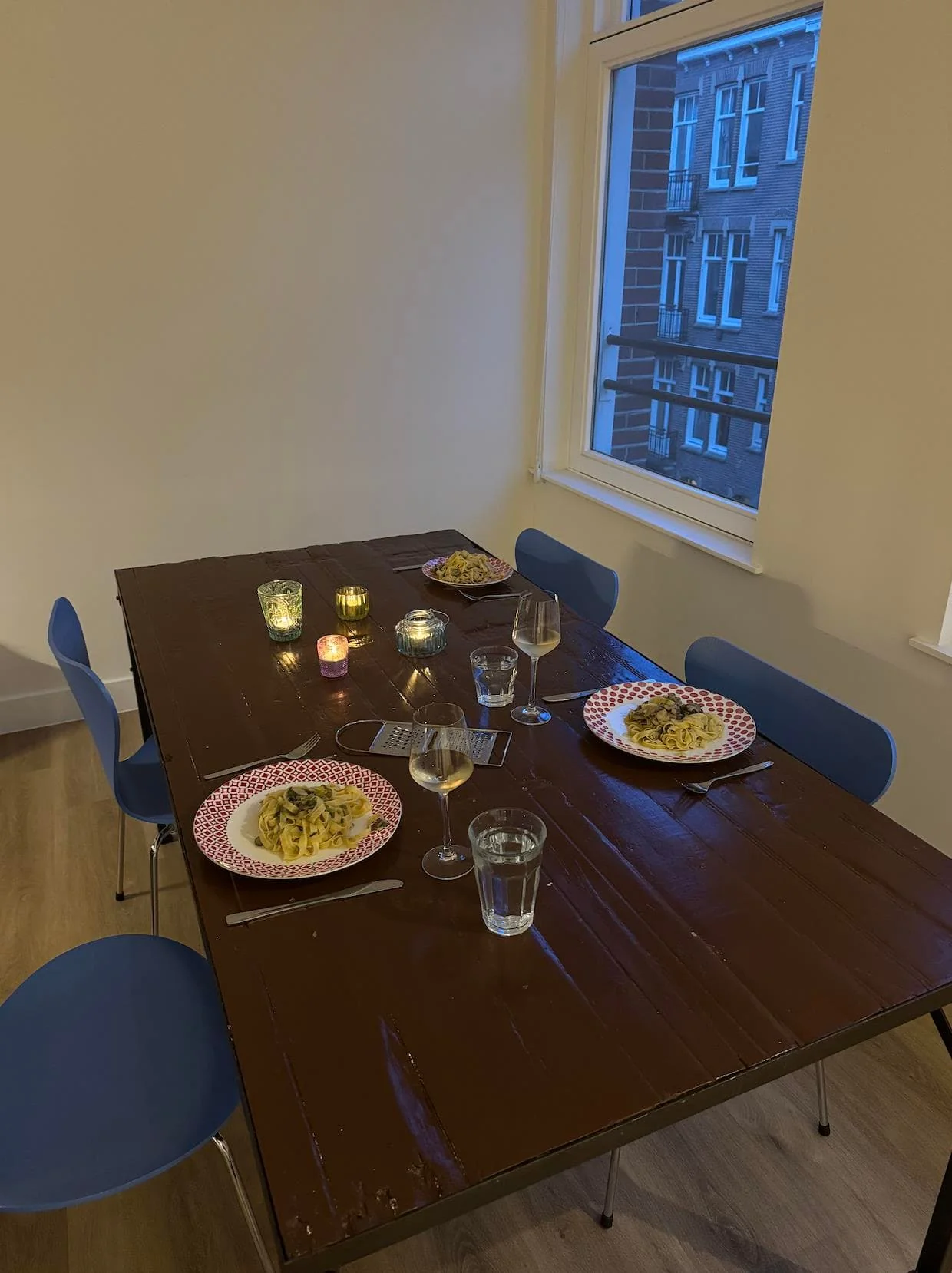 Foto van de Kamer gelegen aan de Van Woustraat in Amsterdam