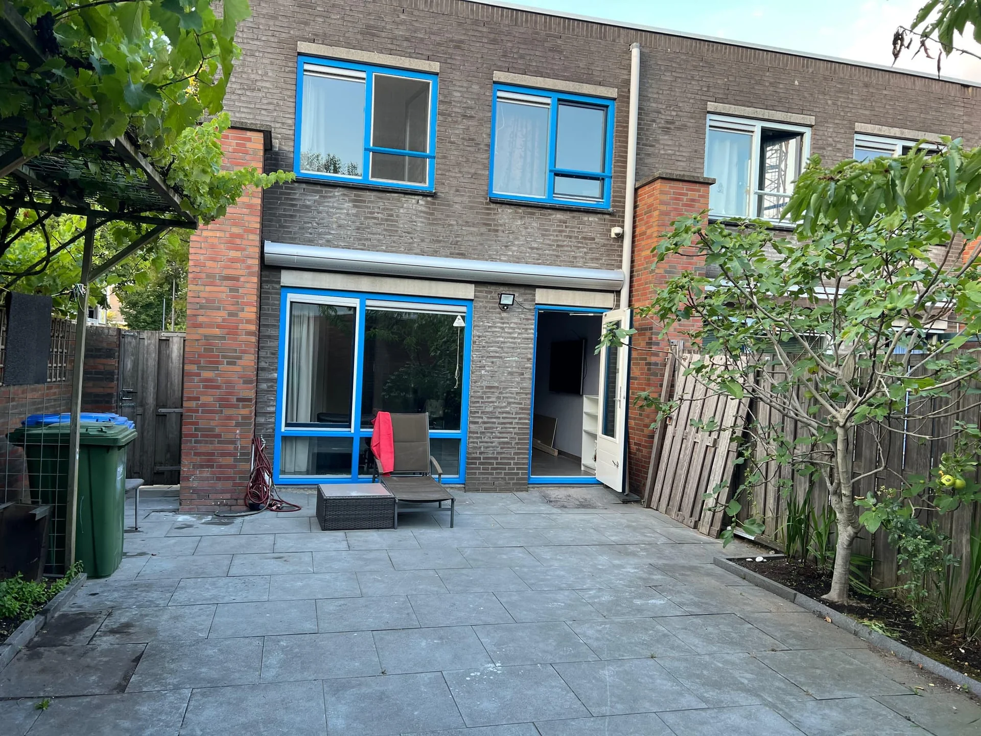 Foto van de Kamer gelegen aan de Van Poeljeweg in Rotterdam