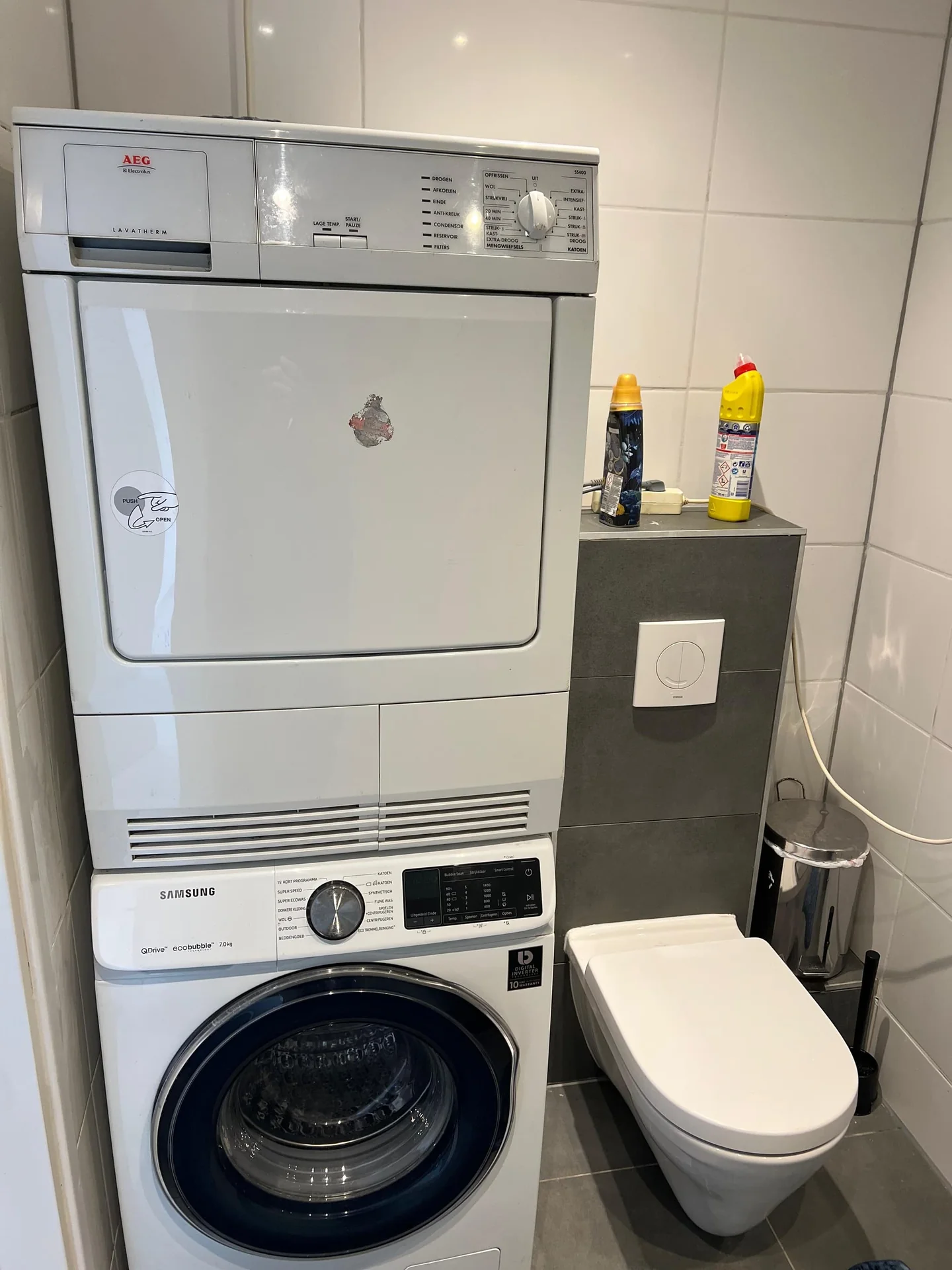 Foto van de Kamer gelegen aan de Van Poeljeweg in Rotterdam