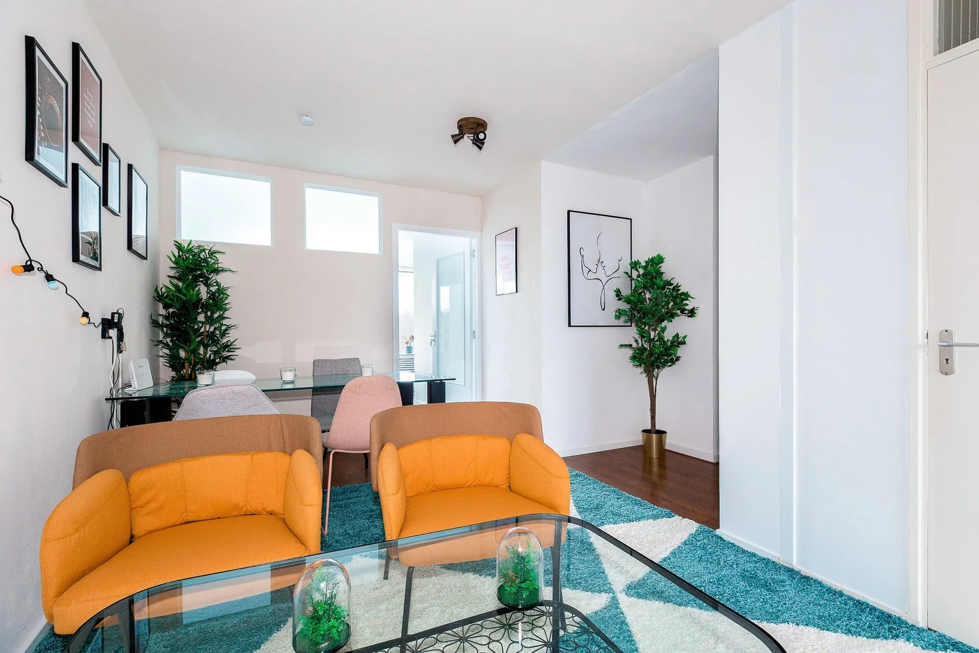 Foto van de Kamer gelegen aan de Edmond Hellenraadstraat in Rotterdam