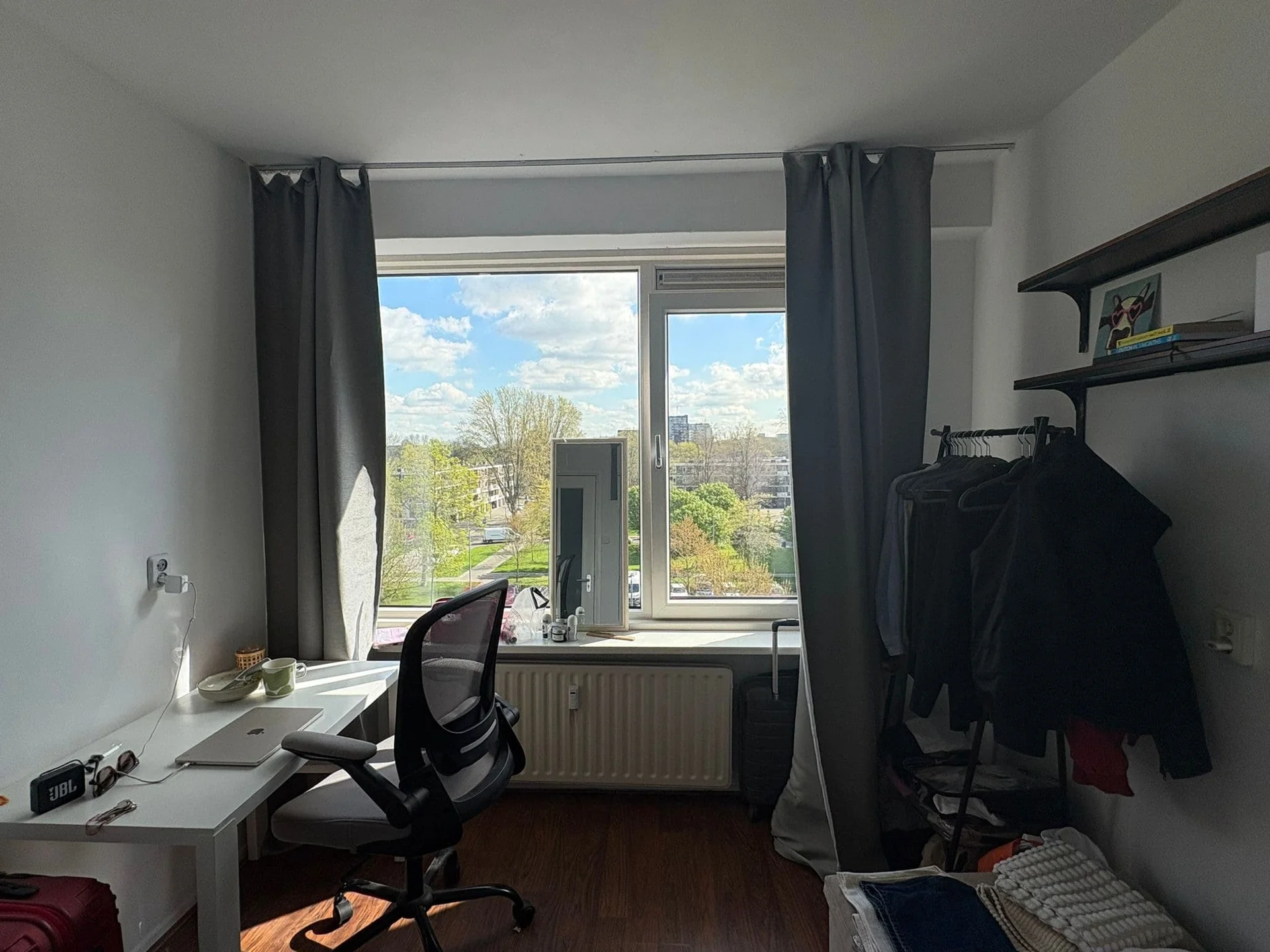 Foto van de Kamer gelegen aan de Edmond Hellenraadstraat in Rotterdam