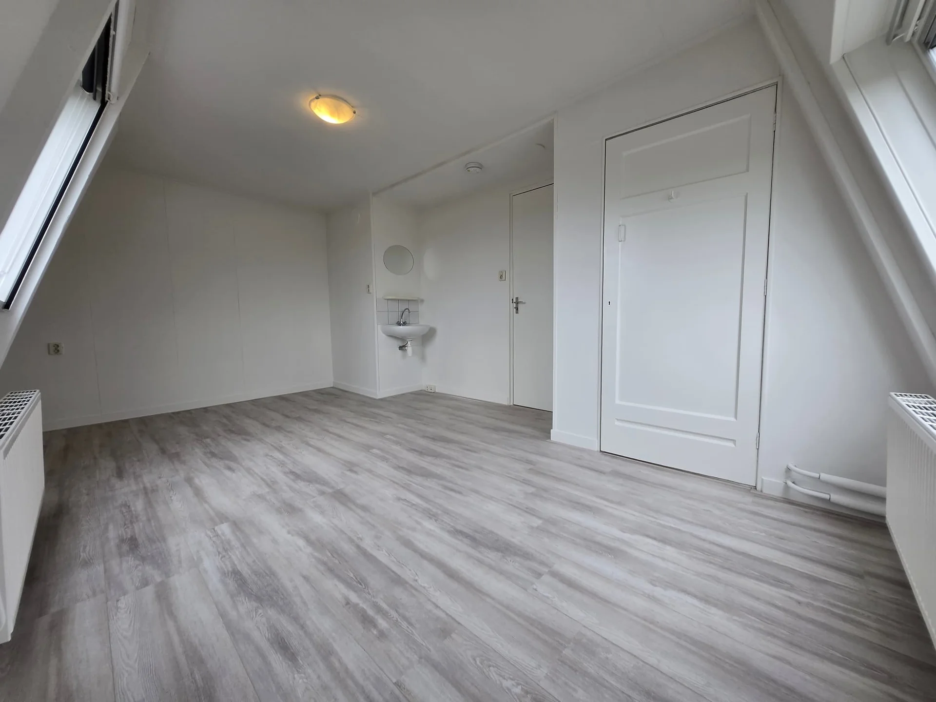 Foto van de Kamer gelegen aan de Spoorstraat in Leeuwarden