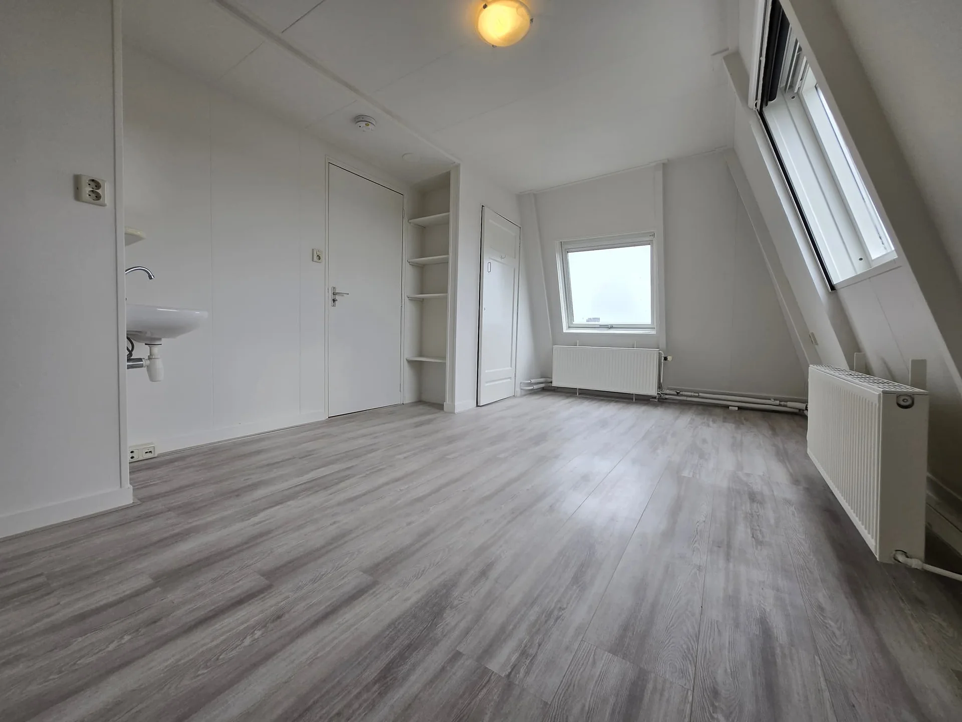Foto van de Kamer gelegen aan de Spoorstraat in Leeuwarden