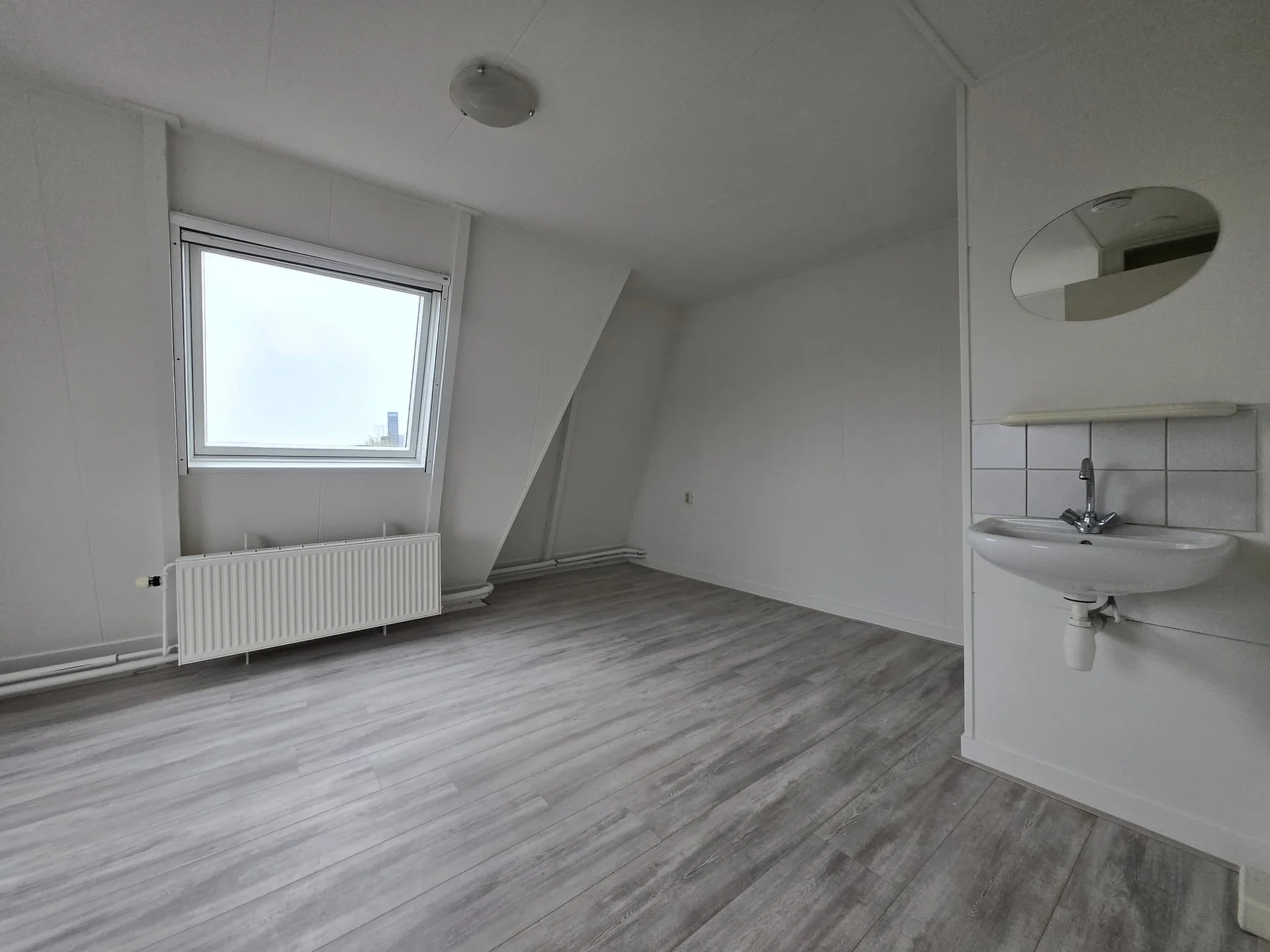 Foto van de Kamer gelegen aan de Spoorstraat in Leeuwarden