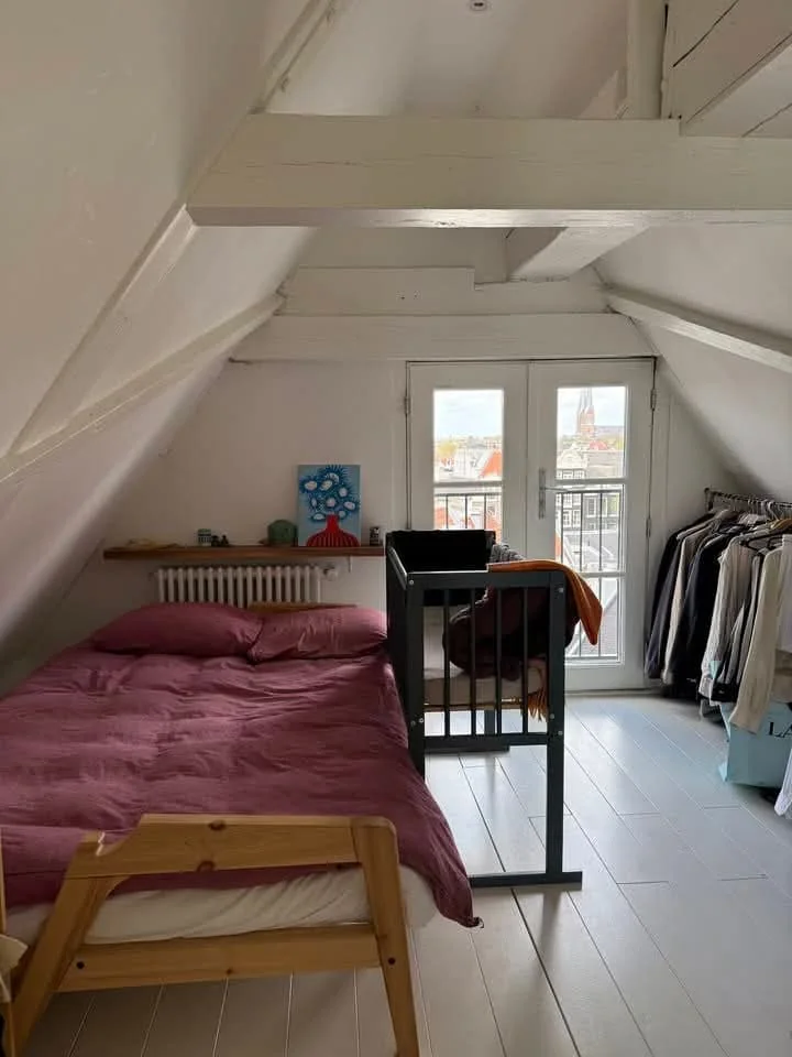 Foto van de Kamer gelegen aan de Spuistraat in Amsterdam
