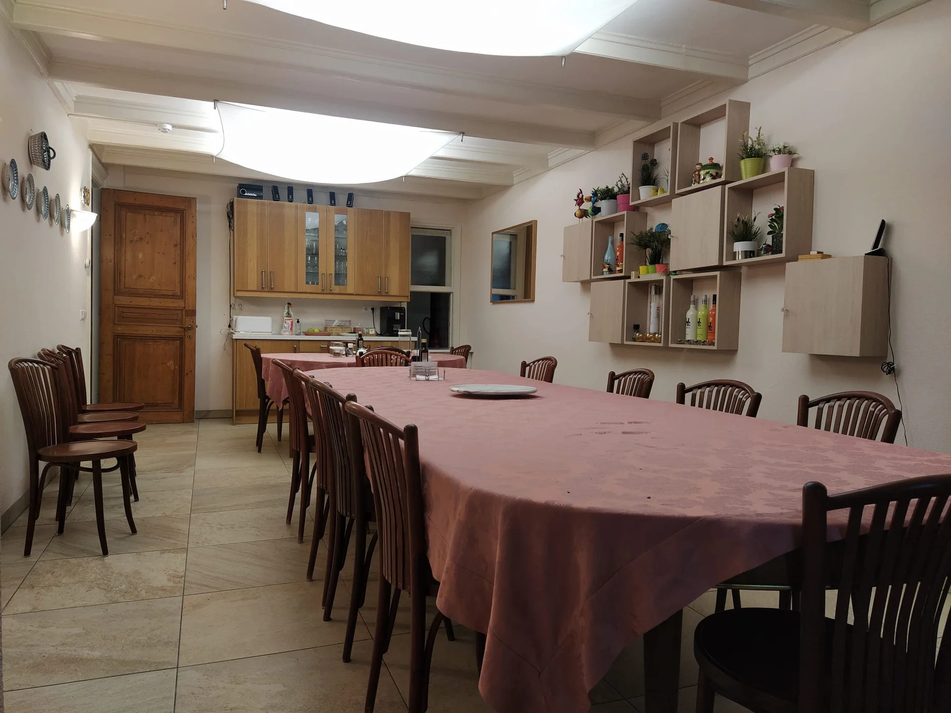 Foto van de Kamer gelegen aan de Jan Luijkenstraat in Amsterdam