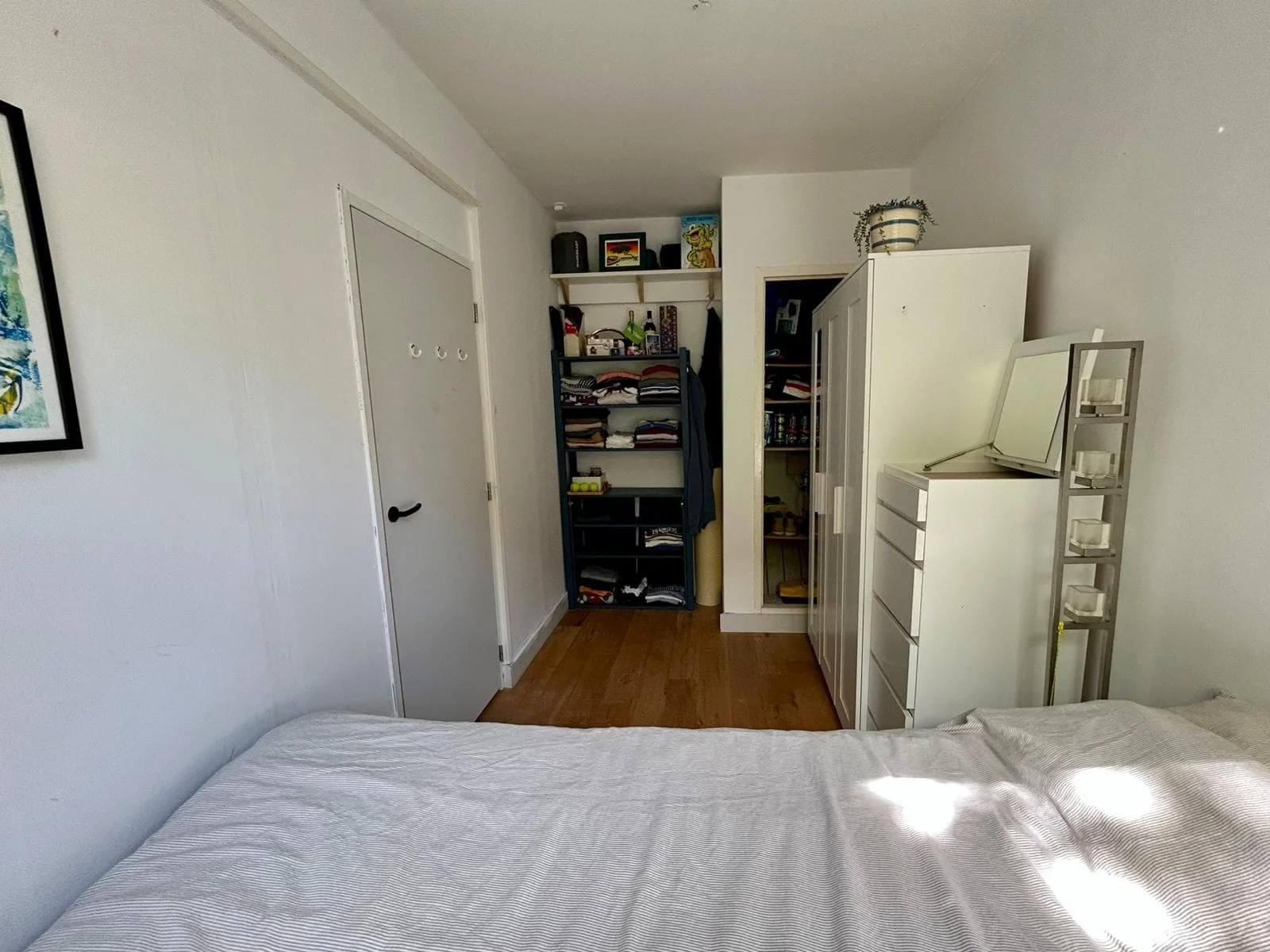 Foto van de Kamer gelegen aan de Eerste Hugo de Grootstraat in Amsterdam