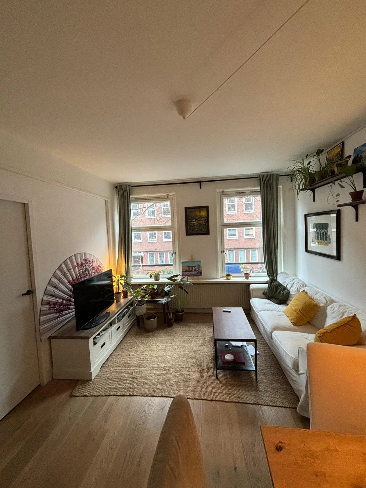 Foto van de Kamer gelegen aan de Eerste Hugo de Grootstraat in Amsterdam