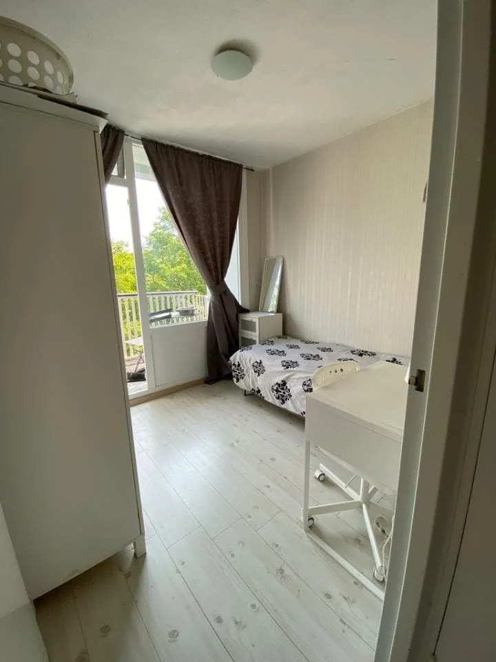 Foto van de Kamer gelegen aan de Johan Huizingalaan in Amsterdam