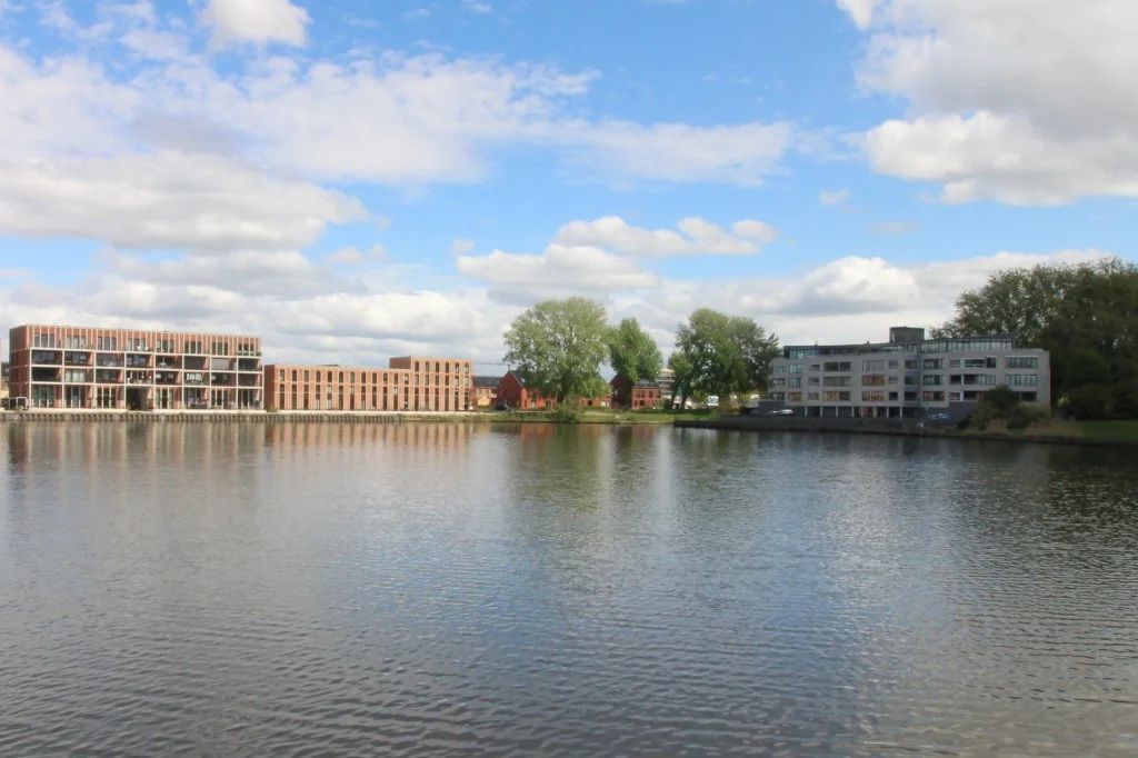 geblurde versie van de foto als achtergrond