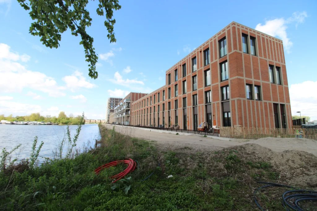 geblurde versie van de foto als achtergrond