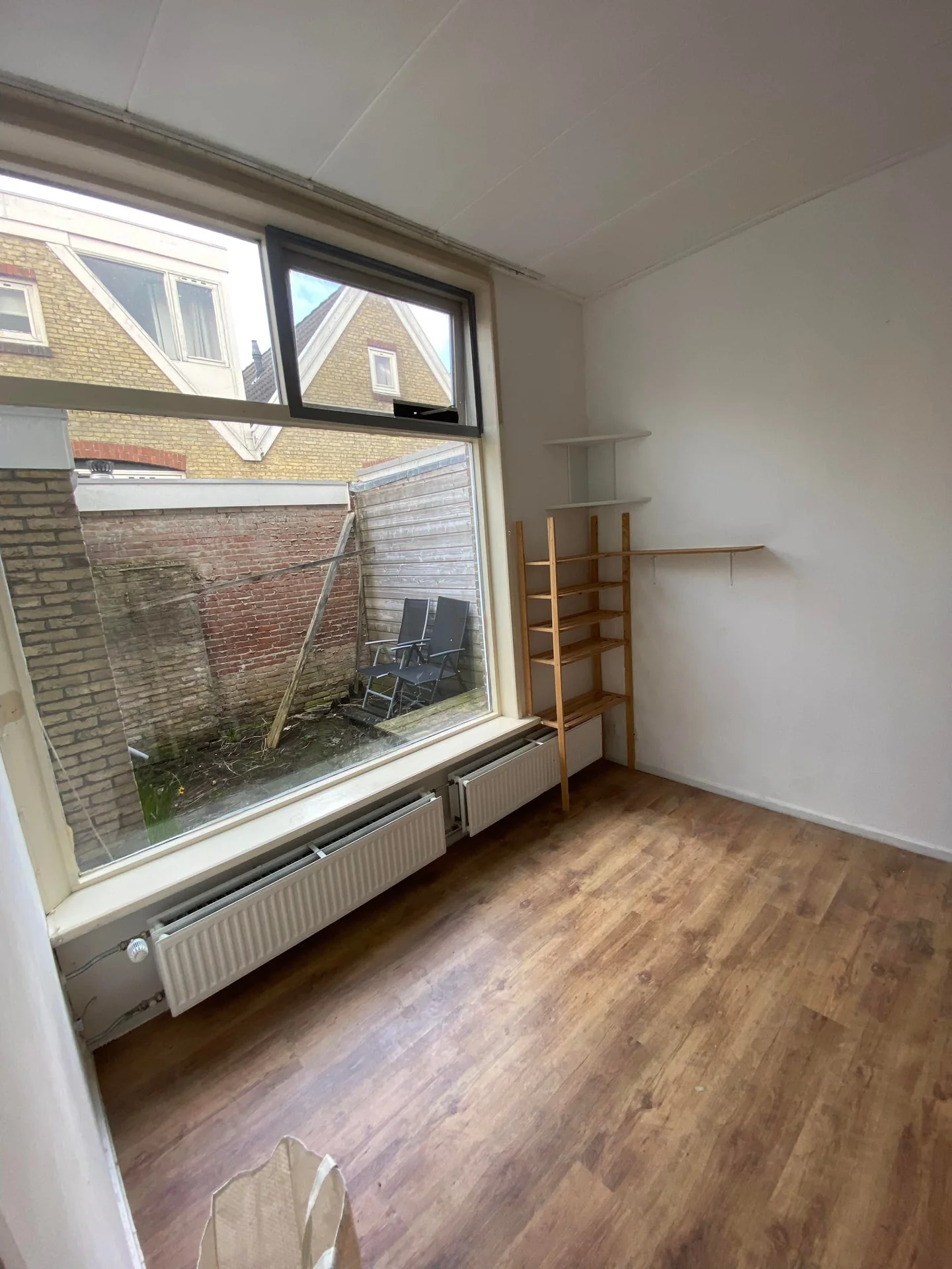 Foto van de Kamer gelegen aan de 2e Rembrandtdwarsstraat in Leeuwarden