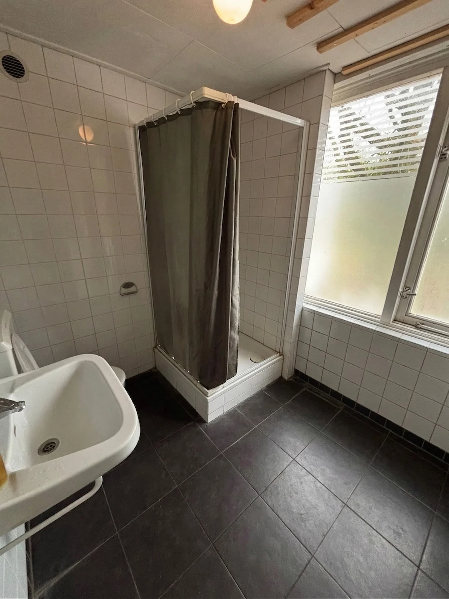 Foto van de Kamer gelegen aan de Baron van Lamsweerdelaan in Tilburg