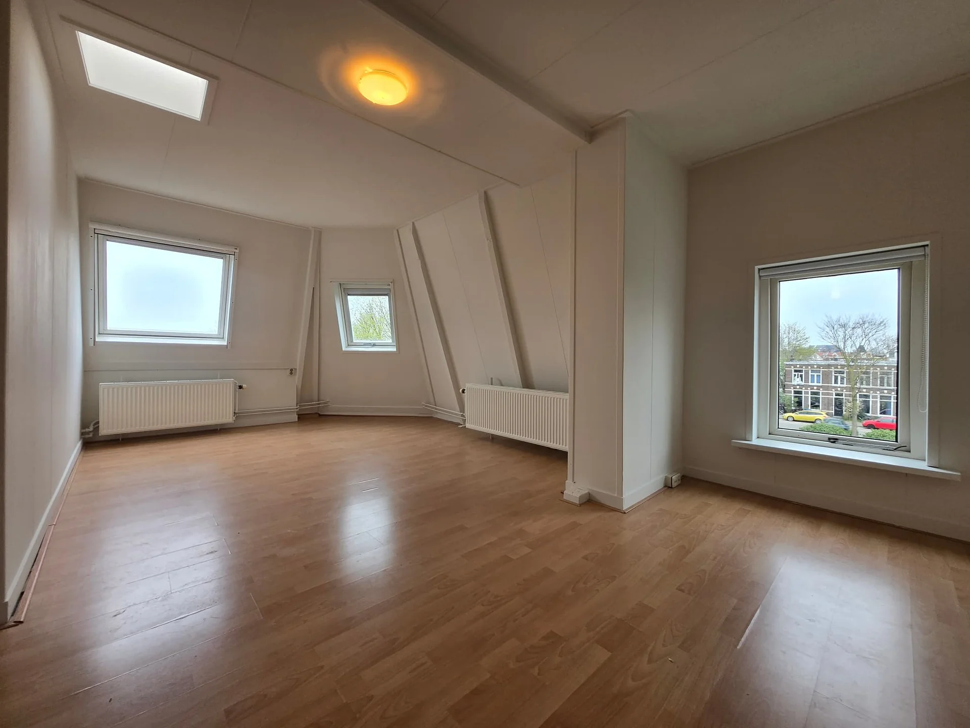 Foto van de Kamer gelegen aan de Spoorstraat in Leeuwarden