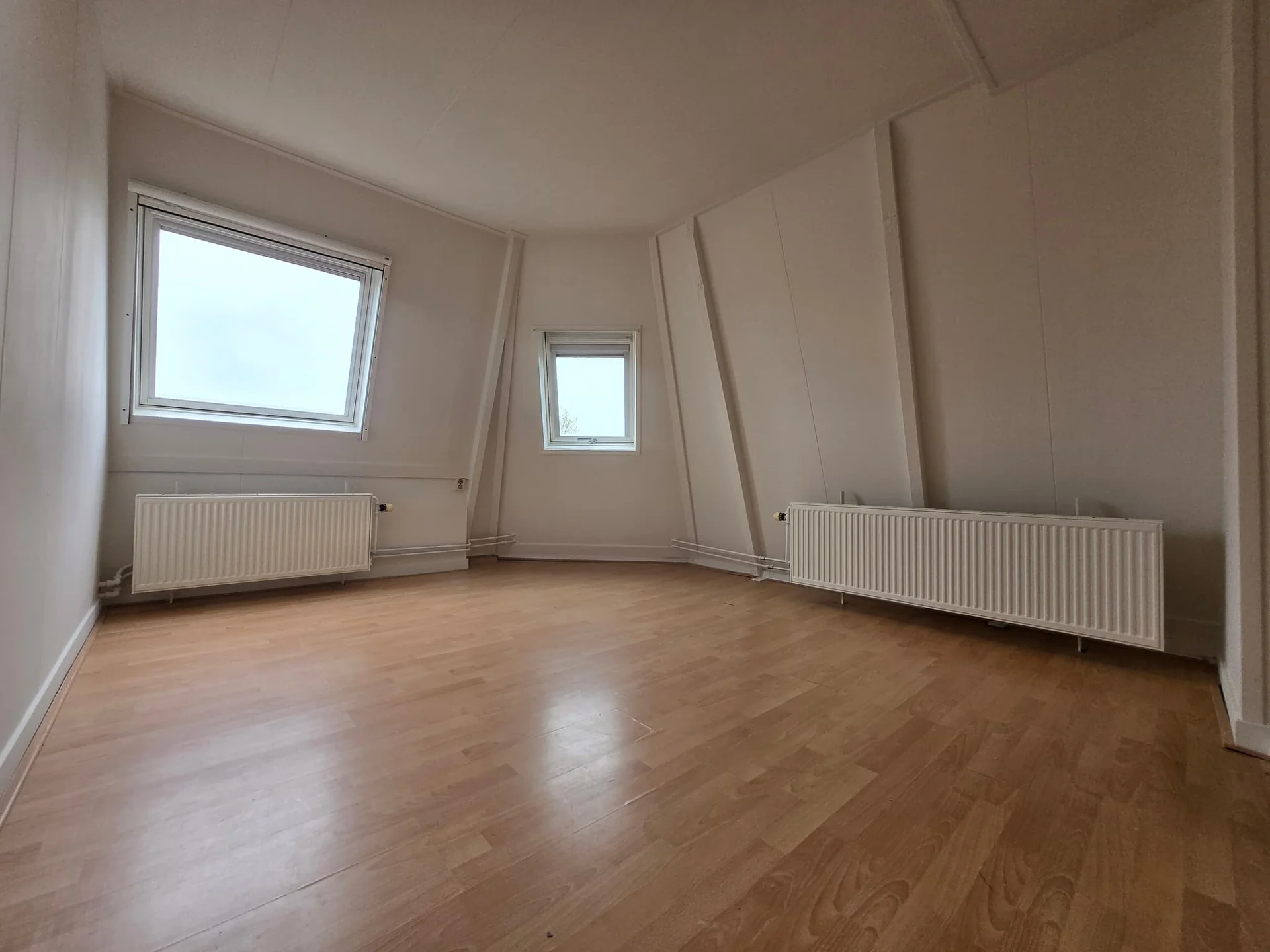 Foto van de Kamer gelegen aan de Spoorstraat in Leeuwarden