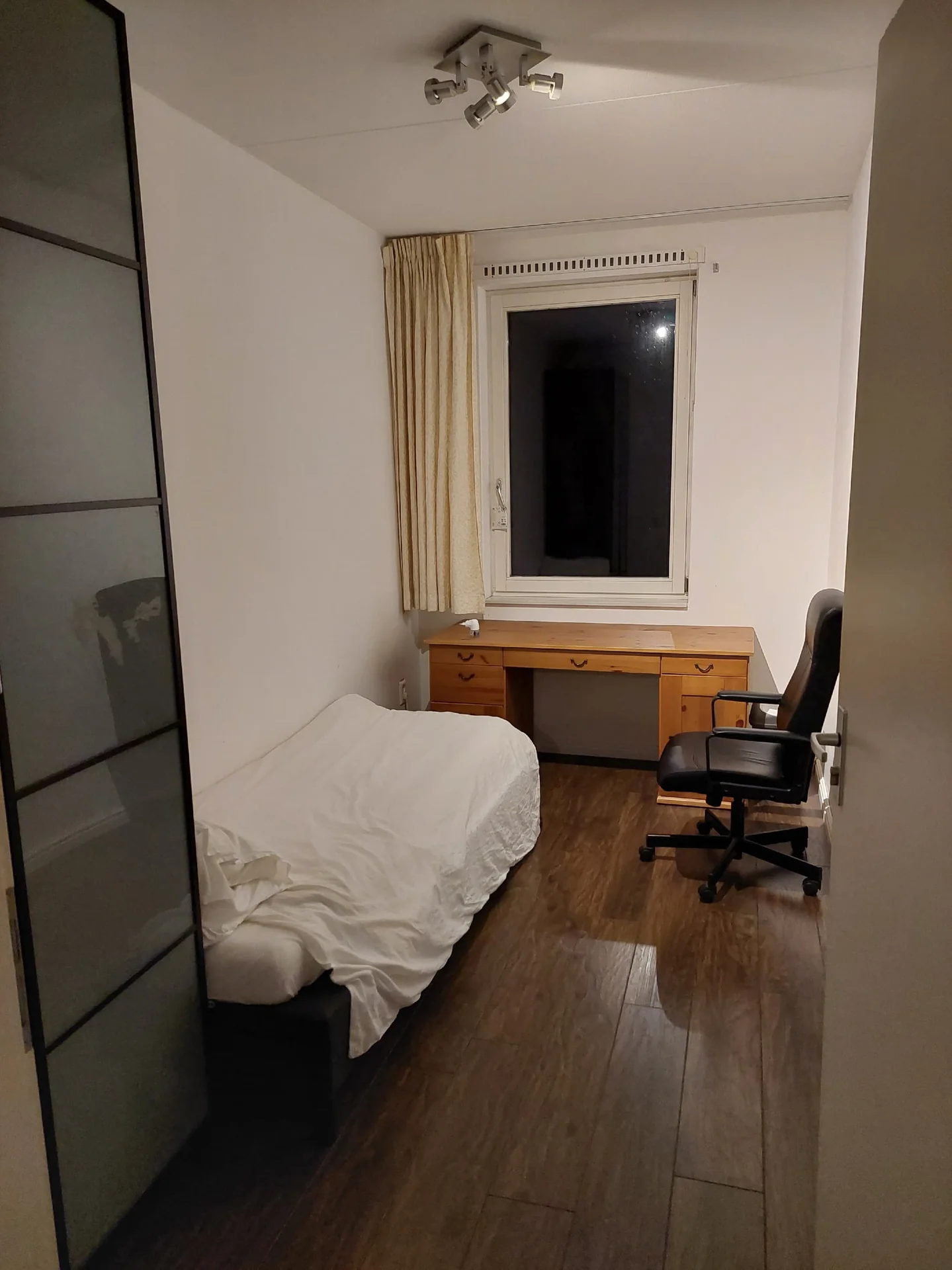 Foto van de Kamer gelegen aan de New Yorksingel in Den Haag
