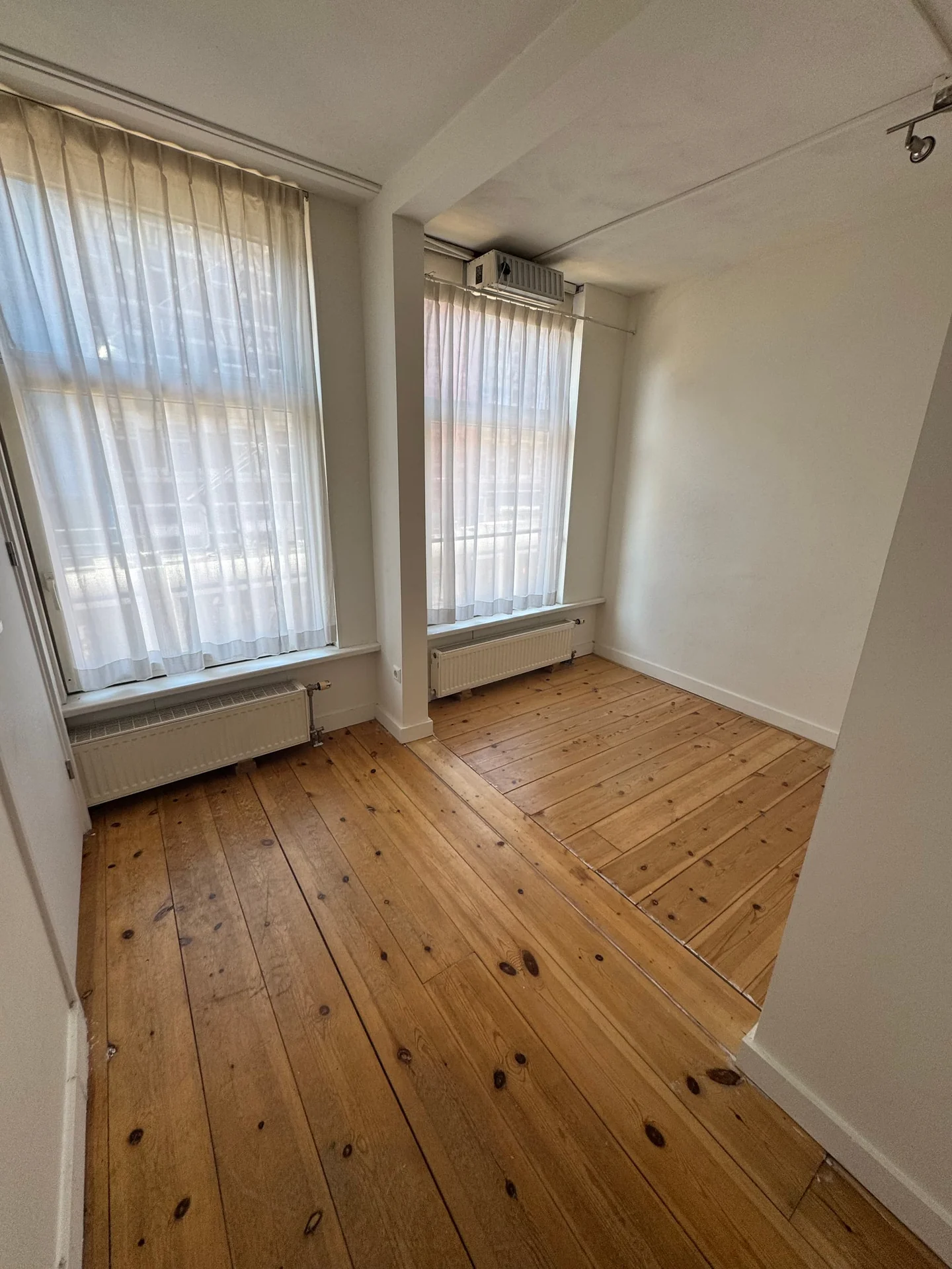 Foto van de Kamer gelegen aan de Kinkerstraat in Amsterdam