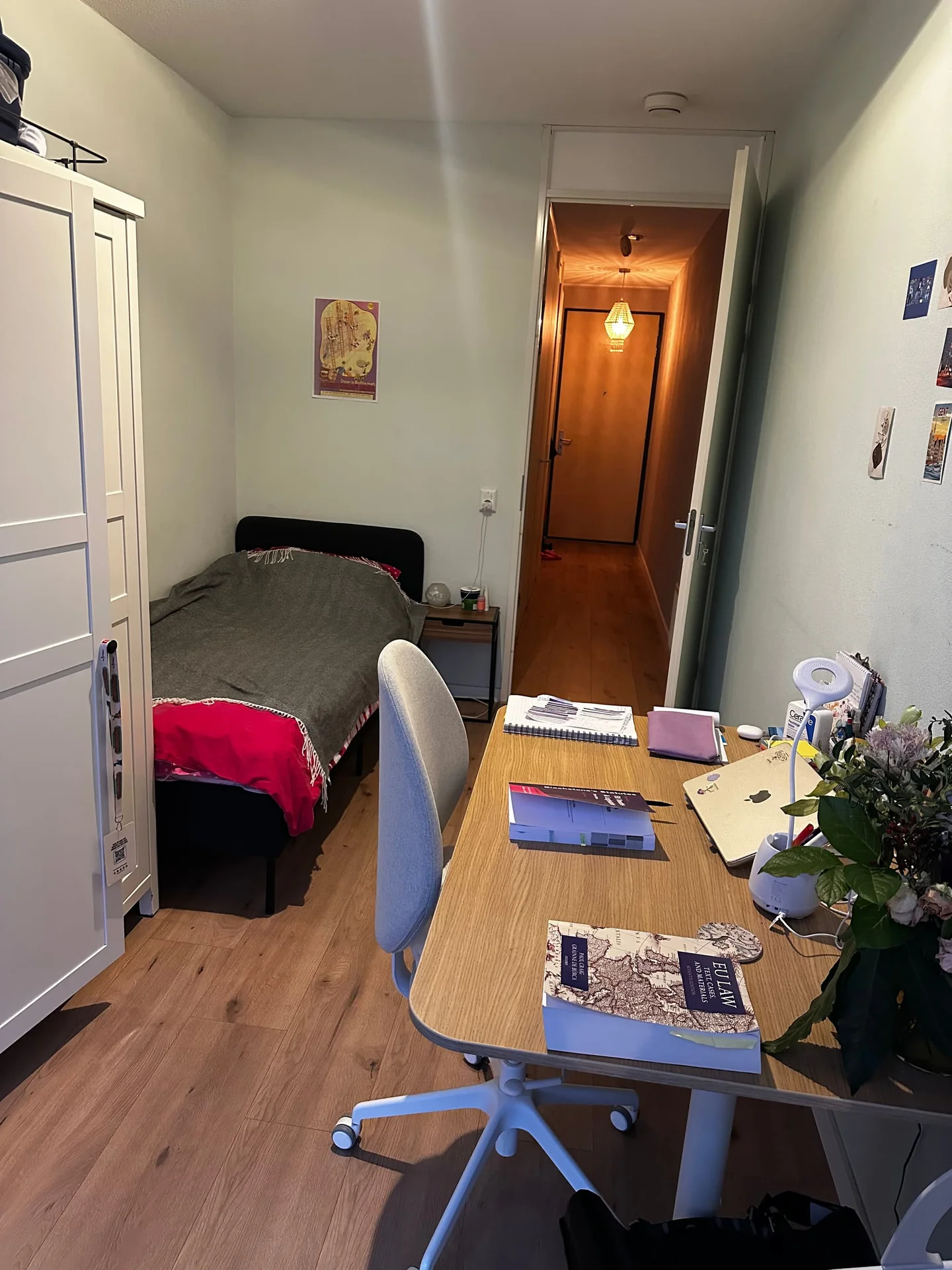Foto van de Kamer gelegen aan de Hobbemastraat in Den Haag