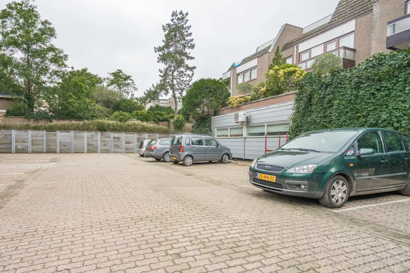 Foto van de Kamer gelegen aan de Eisenhowerlaan in Den Haag