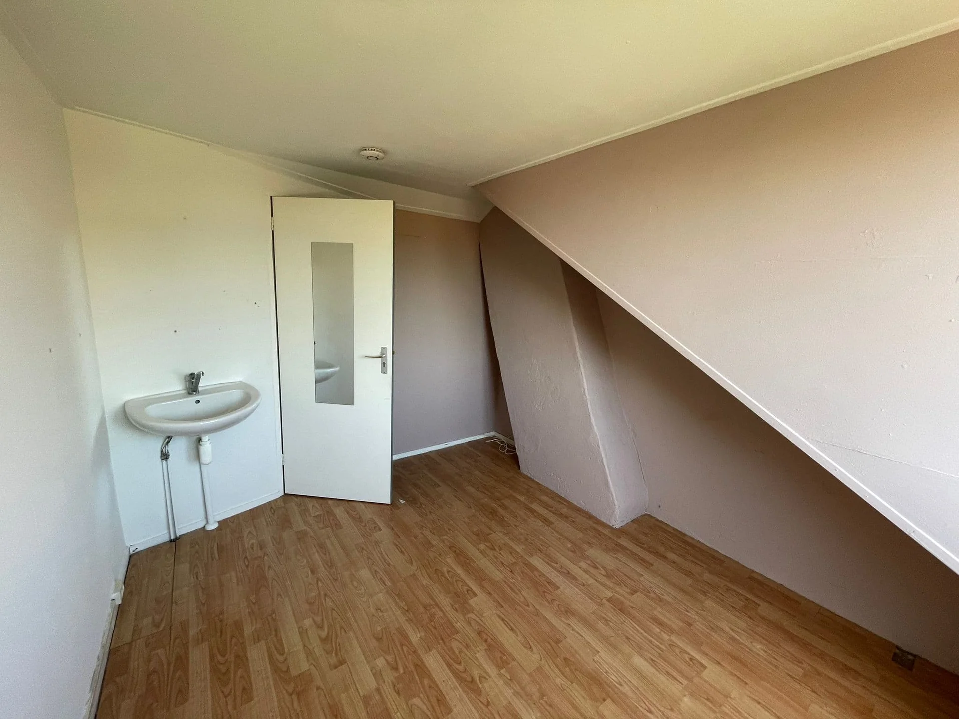 Foto van de Kamer gelegen aan de Pieter Langendijkstraat in Leeuwarden