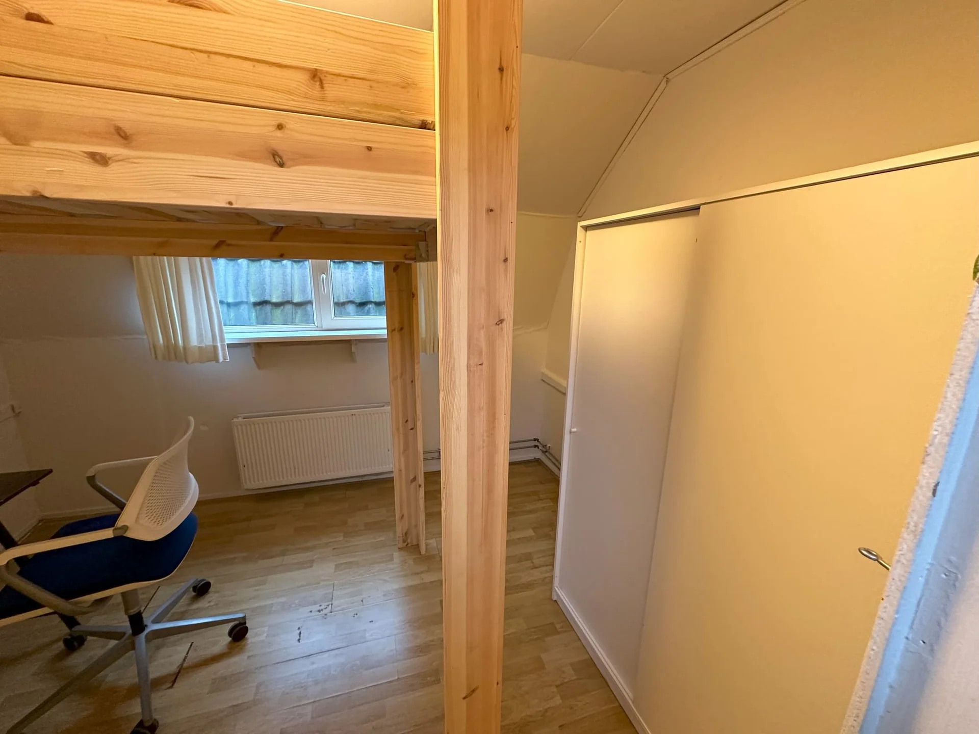 Foto van de Kamer gelegen aan de Krommedijk in Dordrecht