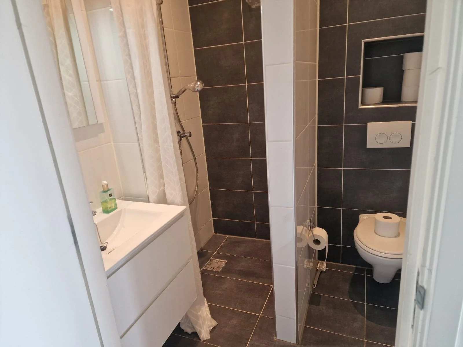 Foto van de Kamer gelegen aan de Groene Hilledijk in Rotterdam